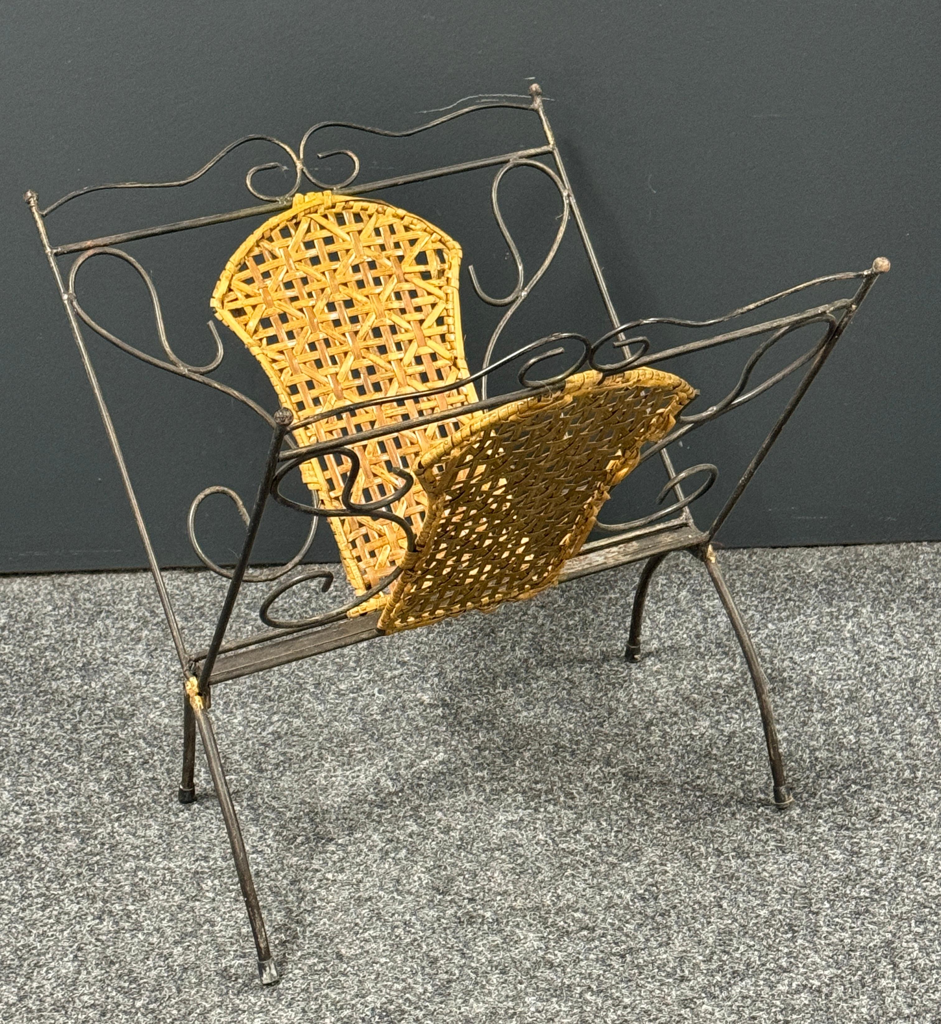 Florence Style Wicker & Metal Magazine Rack Stand, 1970s, Italy For Sale 3