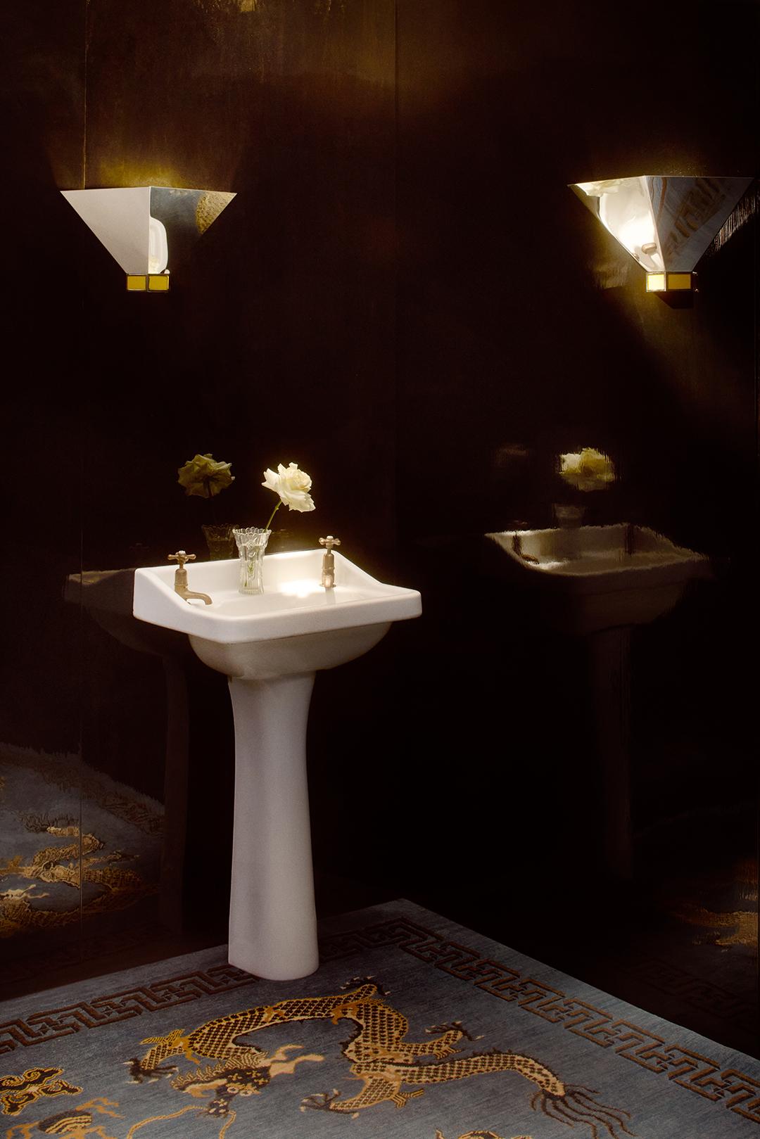 Florens Wall Sconce in mirror-polished stainless steel designed by Yaniv Chen Siglo XXI y contemporáneo en venta