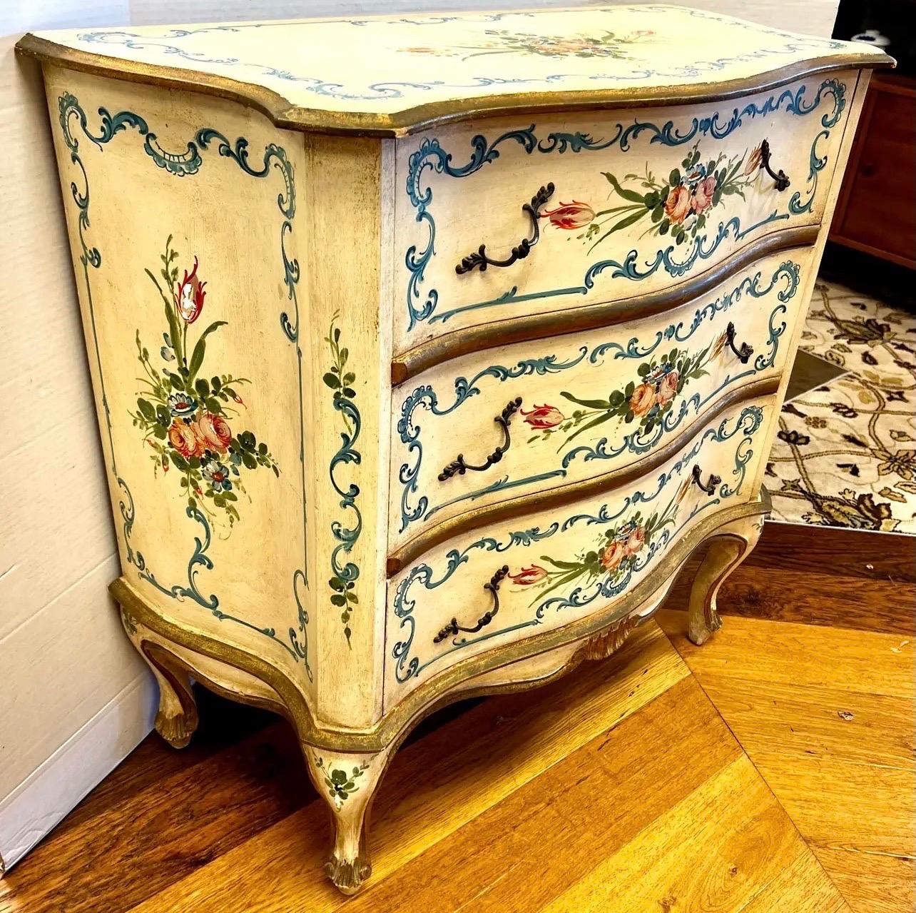 Italiano Commode da petto firmato Florentia dipinto a mano Made in Italy in vendita