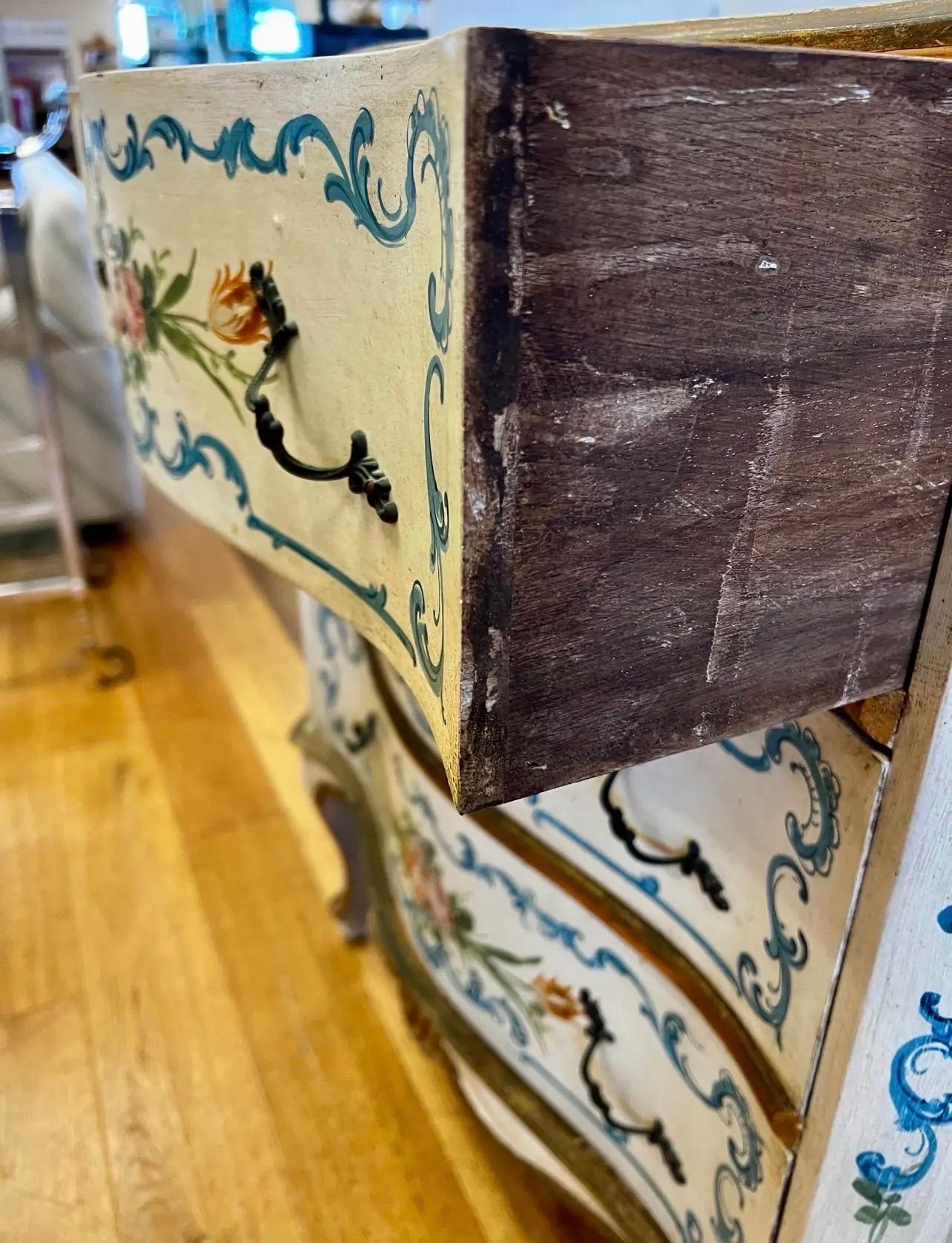 XX secolo Commode da petto firmato Florentia dipinto a mano Made in Italy in vendita