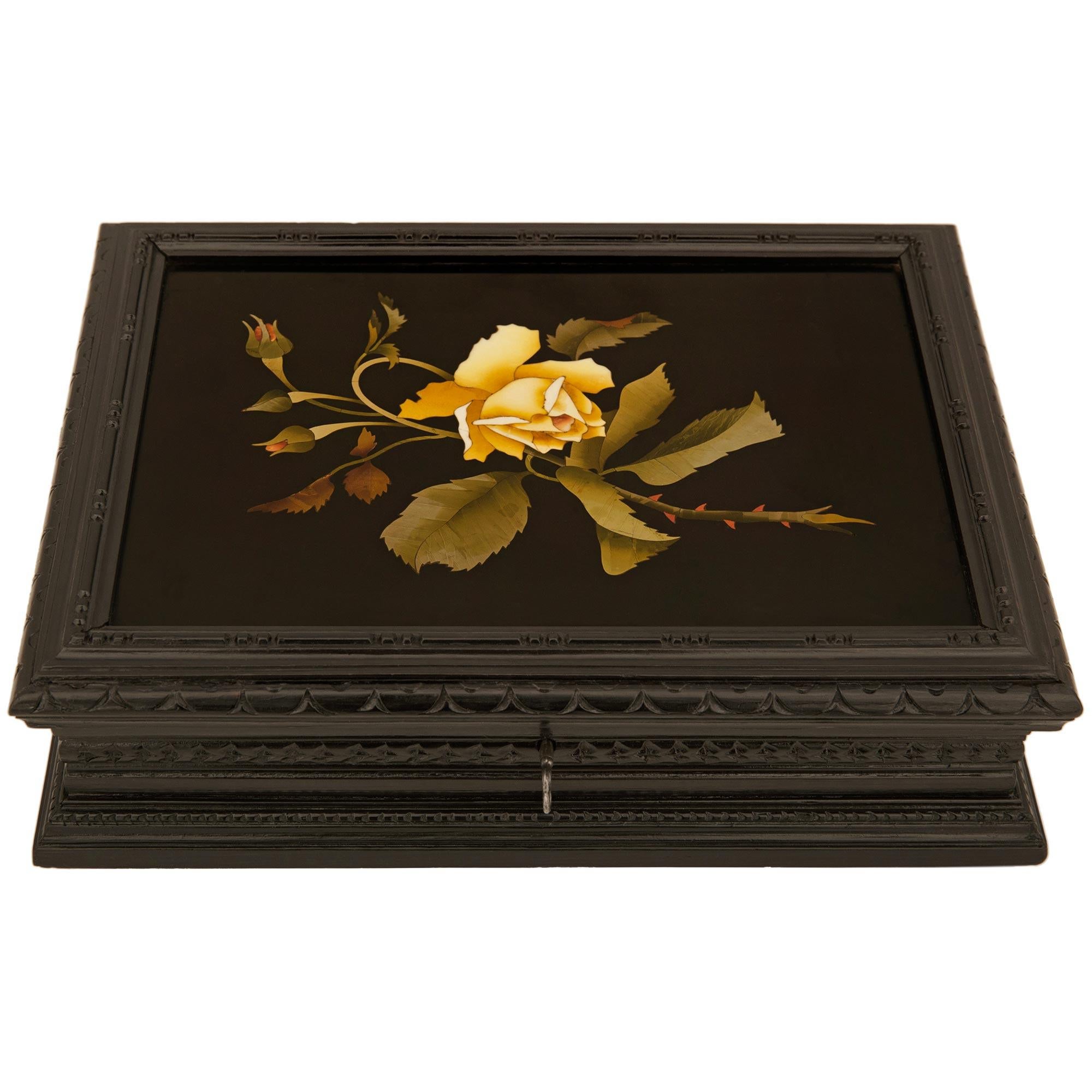 Florentine 19th century Ebonized Fruitwood and Pietra Dura marble box For Sale 4