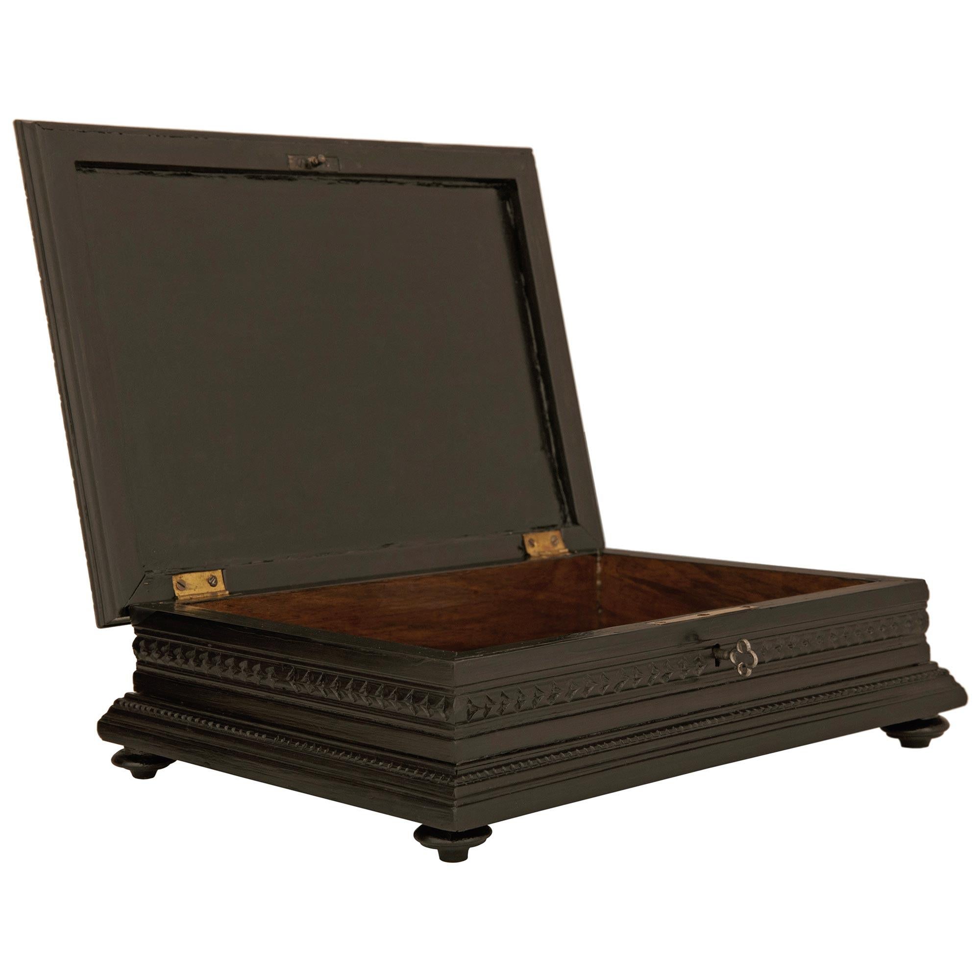 Florentine 19th century Ebonized Fruitwood and Pietra Dura marble box In Good Condition For Sale In West Palm Beach, FL