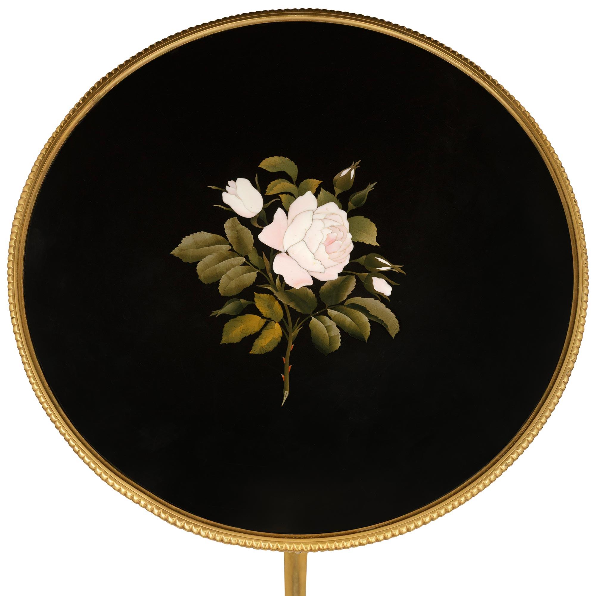 Table d'appoint Florentine du 19ème siècle en bronze doré et marbre Pietra Dura en vente 4