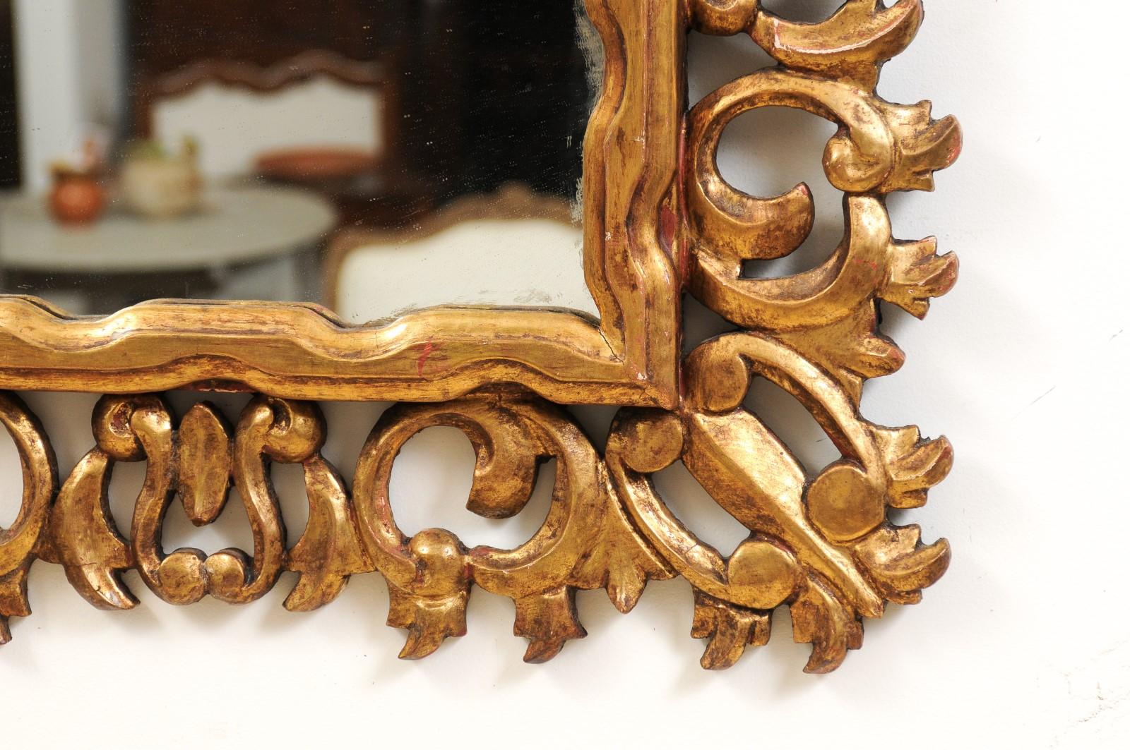 Florentine 20th Century Carved Giltwood Mirror with C-Scrolls and Foliage Motifs For Sale 1