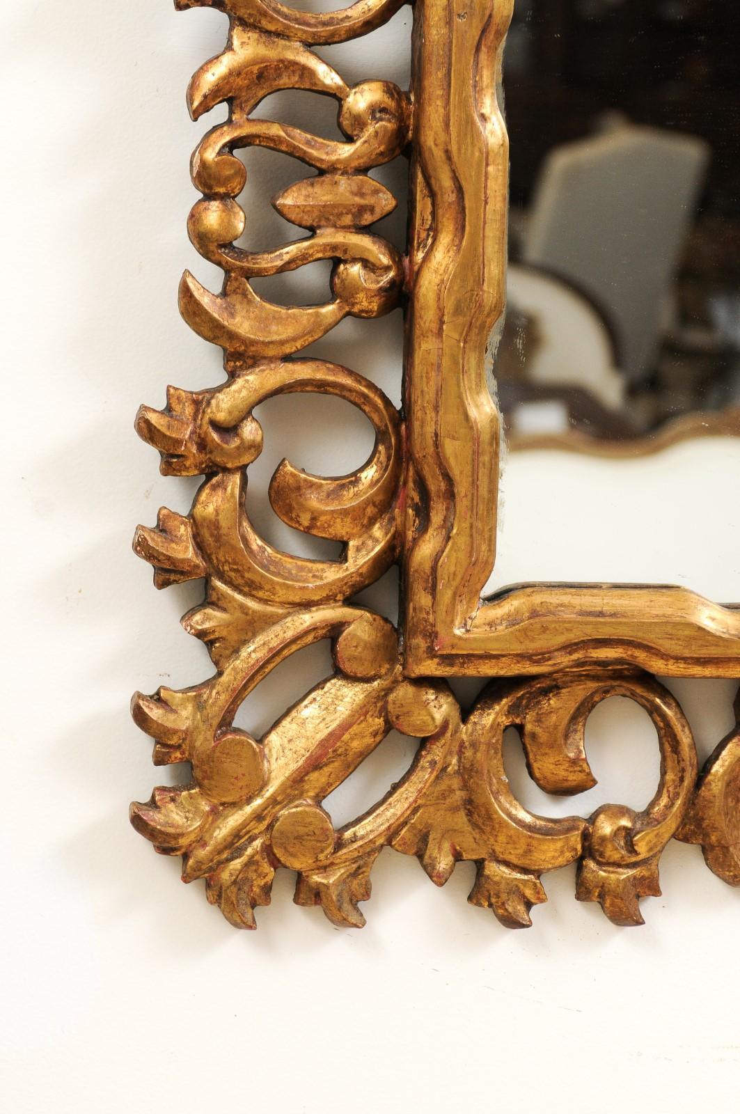 Florentine 20th Century Carved Giltwood Mirror with C-Scrolls and Foliage Motifs For Sale 4