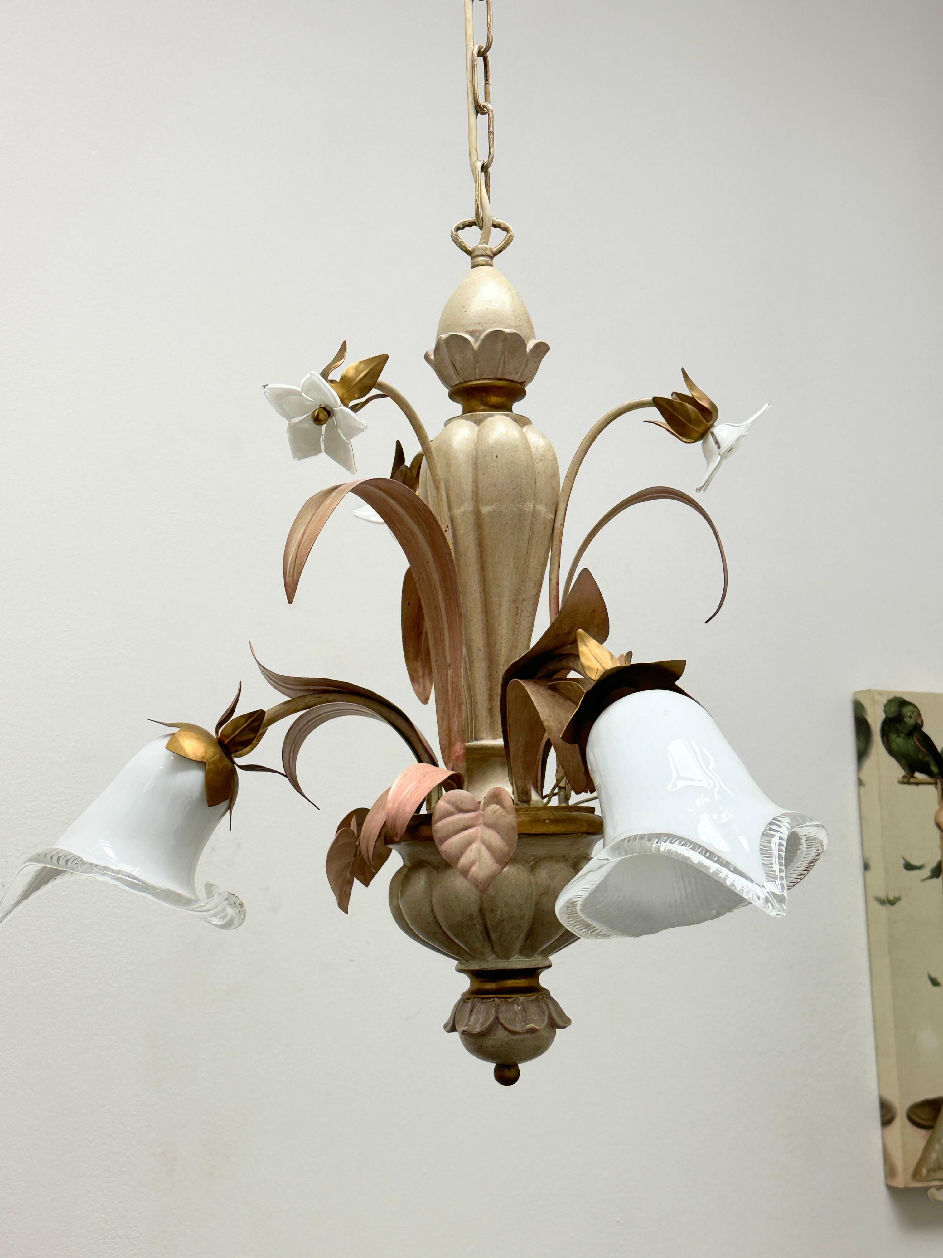Lustre à 3 éclairages en bois polychrome de style baroque florentin par Eglo Austria en vente 5