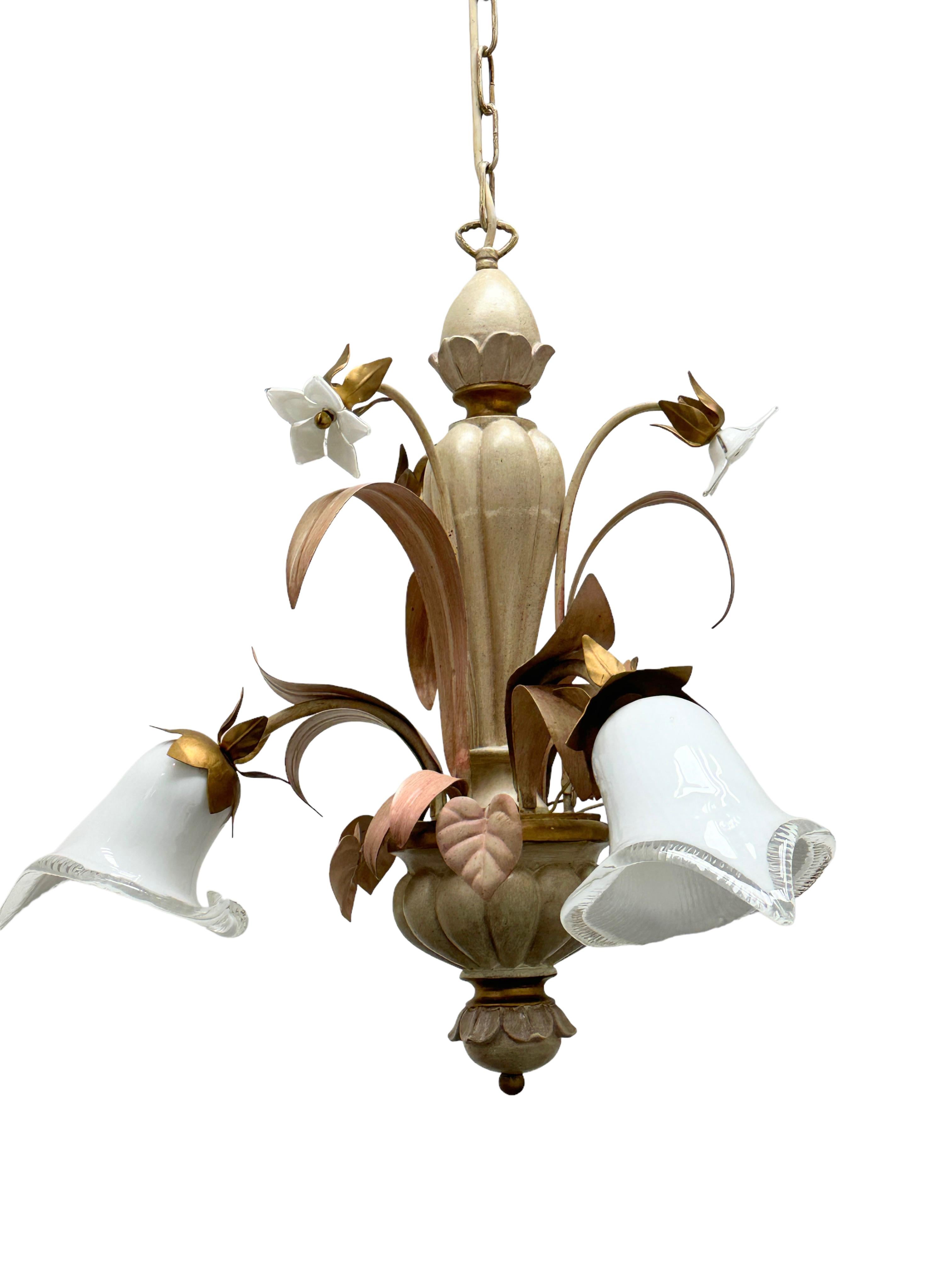 Baroque Lustre à 3 éclairages en bois polychrome de style baroque florentin par Eglo Austria en vente