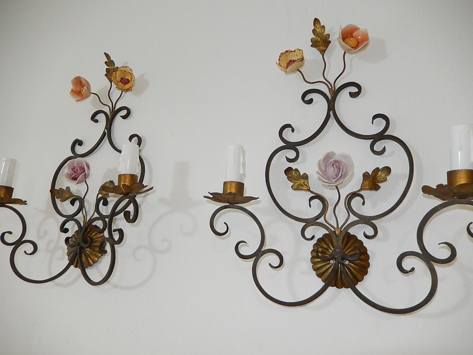 Florentine Bronze & Wrought Iron Porcelain Flowers Italian Tuscany Sconces 1900s For Sale 4
