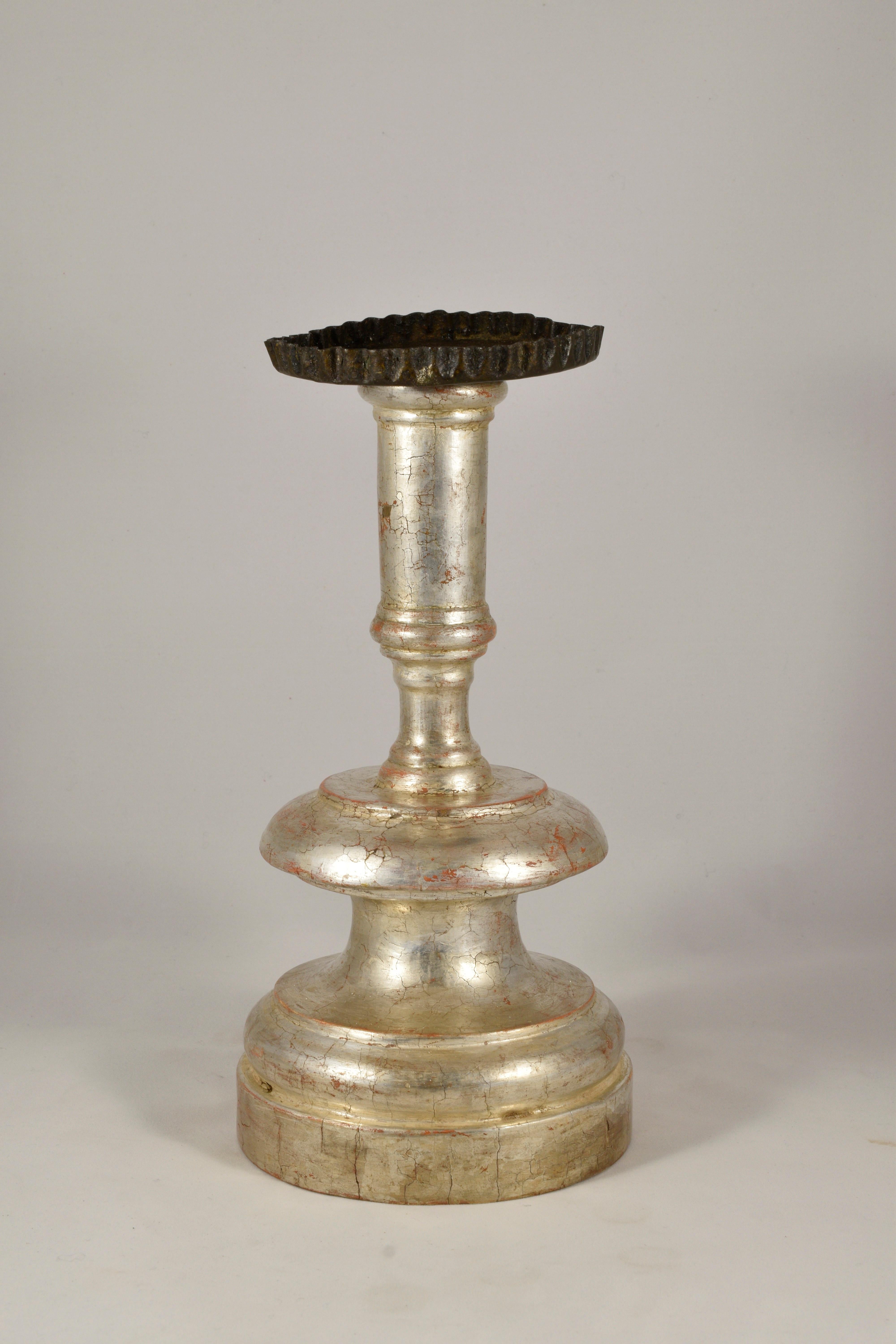 Italy, Firenze, late 17th century
Simple but elegant typical Florentine candlestick.
It has cracks and small lacks of the pinstripe typical of high-epoch items.