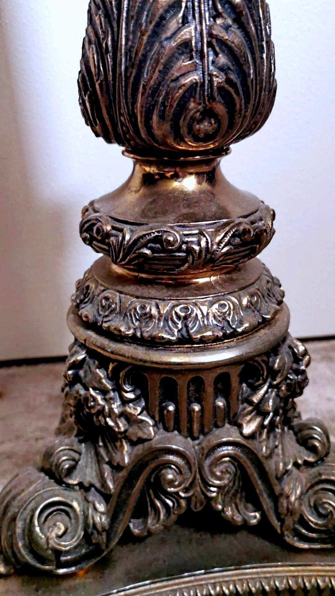 Florentine Handwerkskunst Schwere gegossene Stehlampe im Empire-Stil ohne Lampenschirm im Angebot 5
