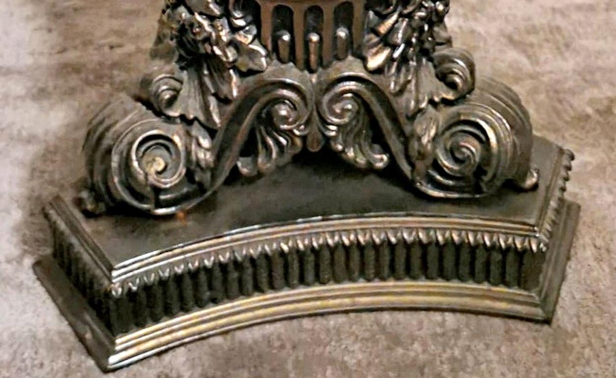 Florentine Handwerkskunst Schwere gegossene Stehlampe im Empire-Stil ohne Lampenschirm im Angebot 7