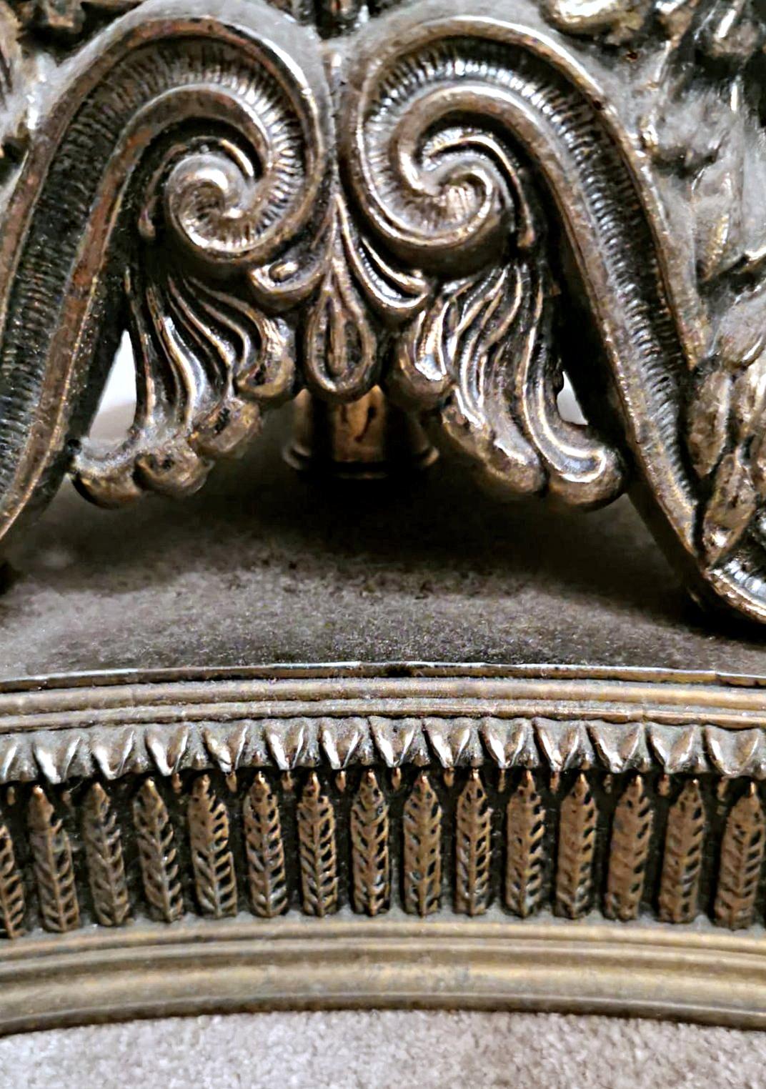 Florentine Handwerkskunst Schwere gegossene Stehlampe im Empire-Stil ohne Lampenschirm im Angebot 8