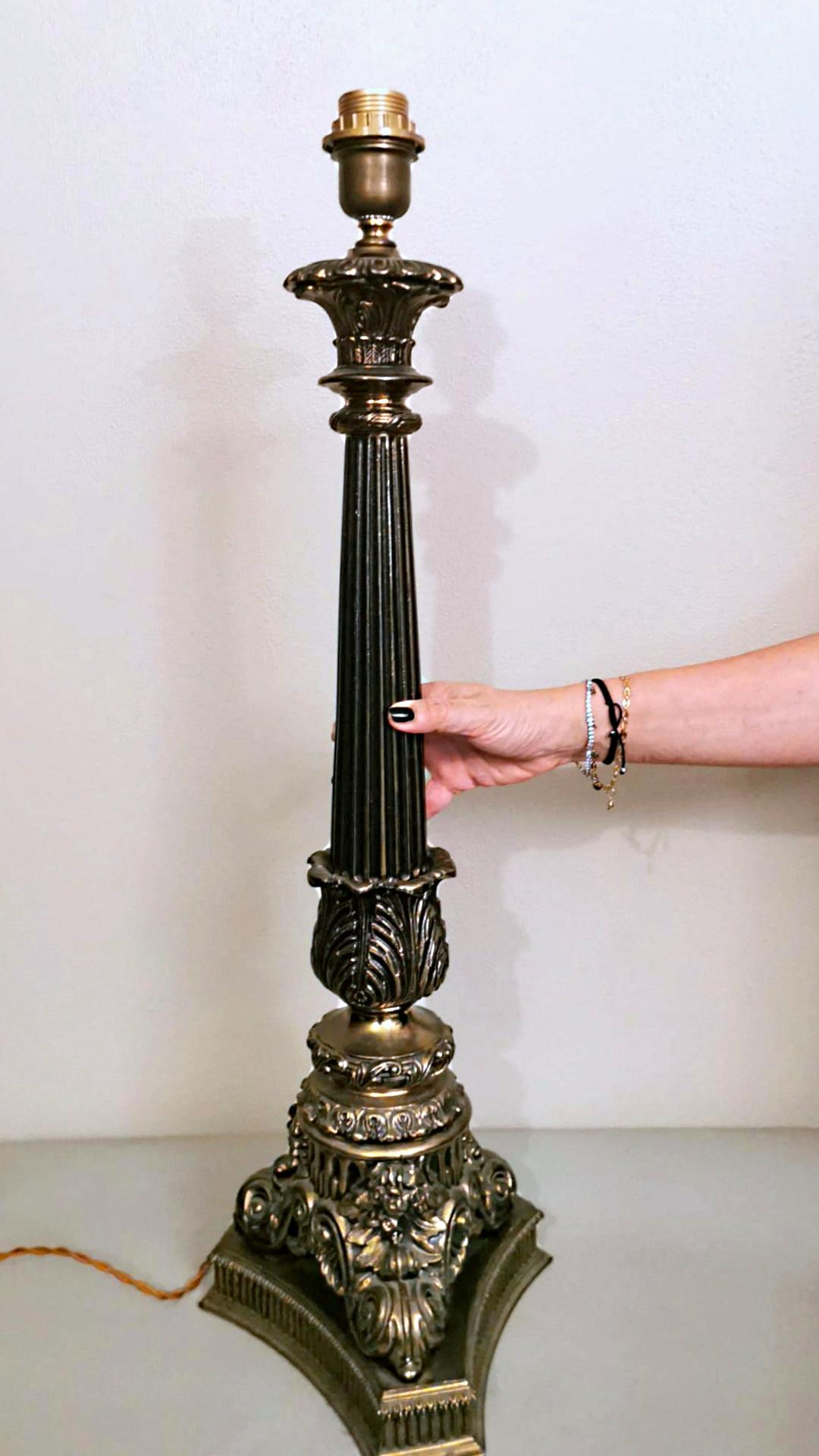 Florentine Handwerkskunst Schwere gegossene Stehlampe im Empire-Stil ohne Lampenschirm im Angebot 12