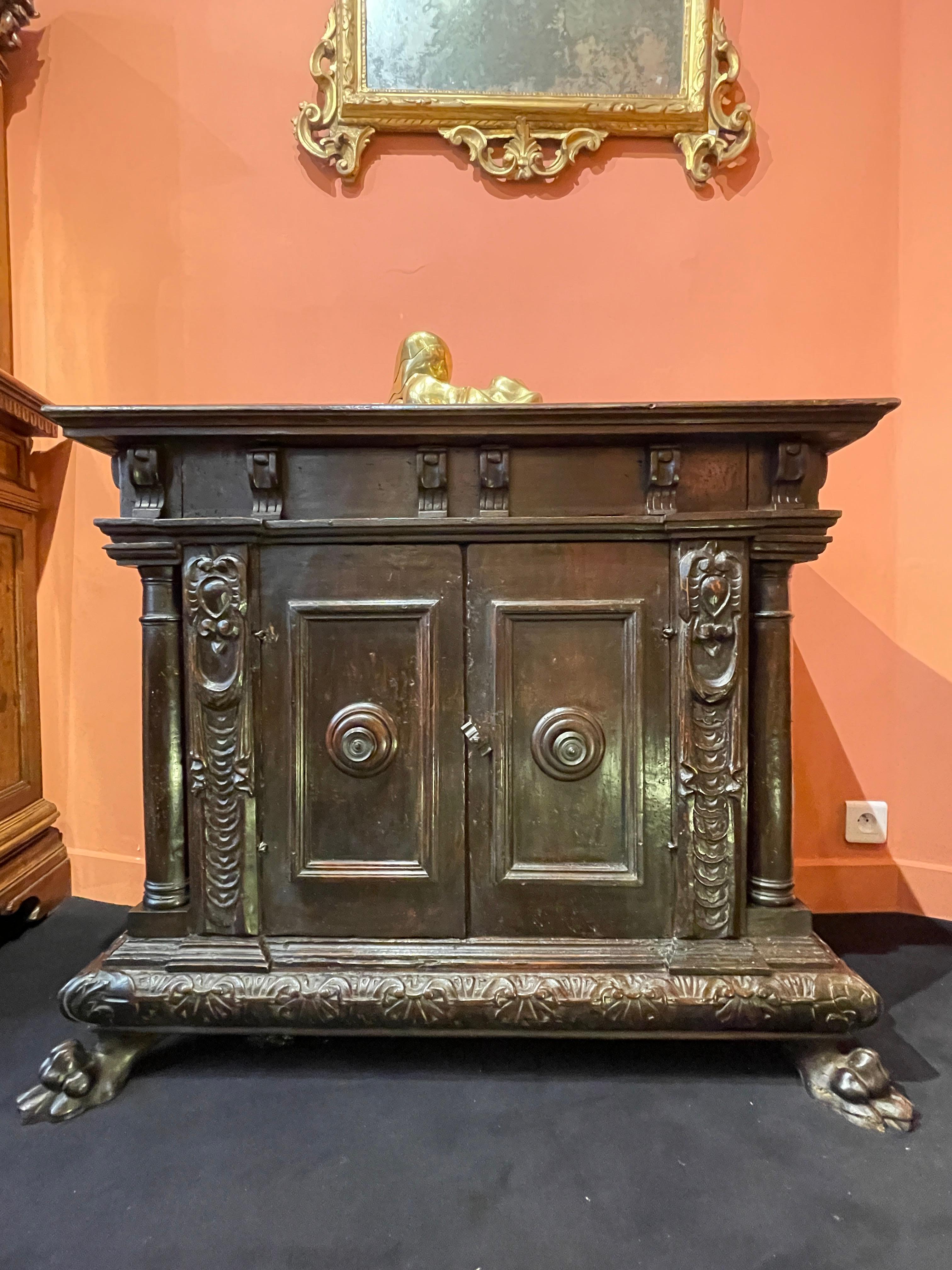 18th Century and Earlier Florentine Credenza with Corner Columns For Sale