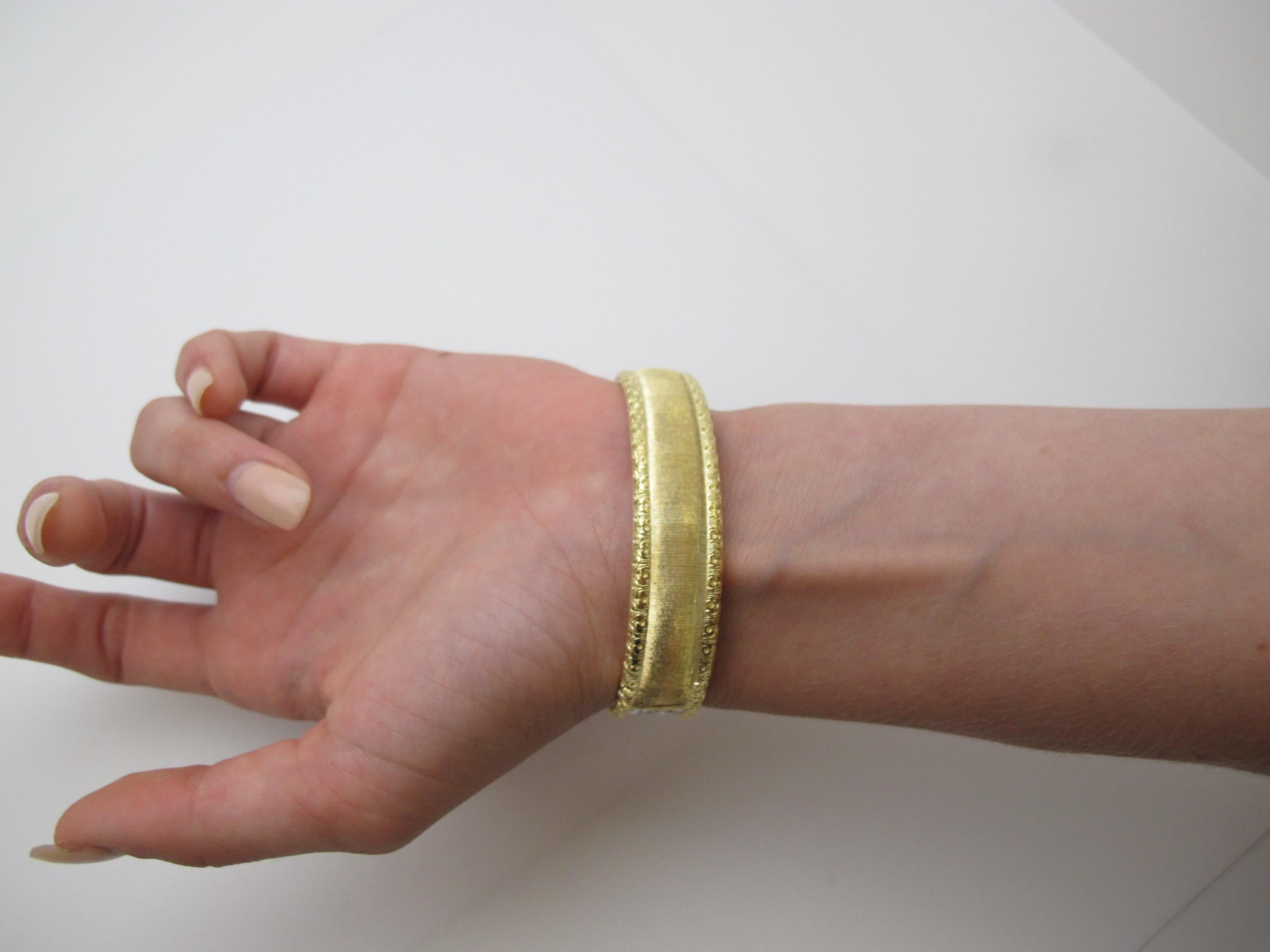 Florentine Design Diamond, Yellow and White Gold, Engraved Bangle Bracelet For Sale 3