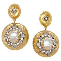 Boucles d'oreilles pendantes en or jaune, pierre de lune arc-en-ciel et diamant, design florentin