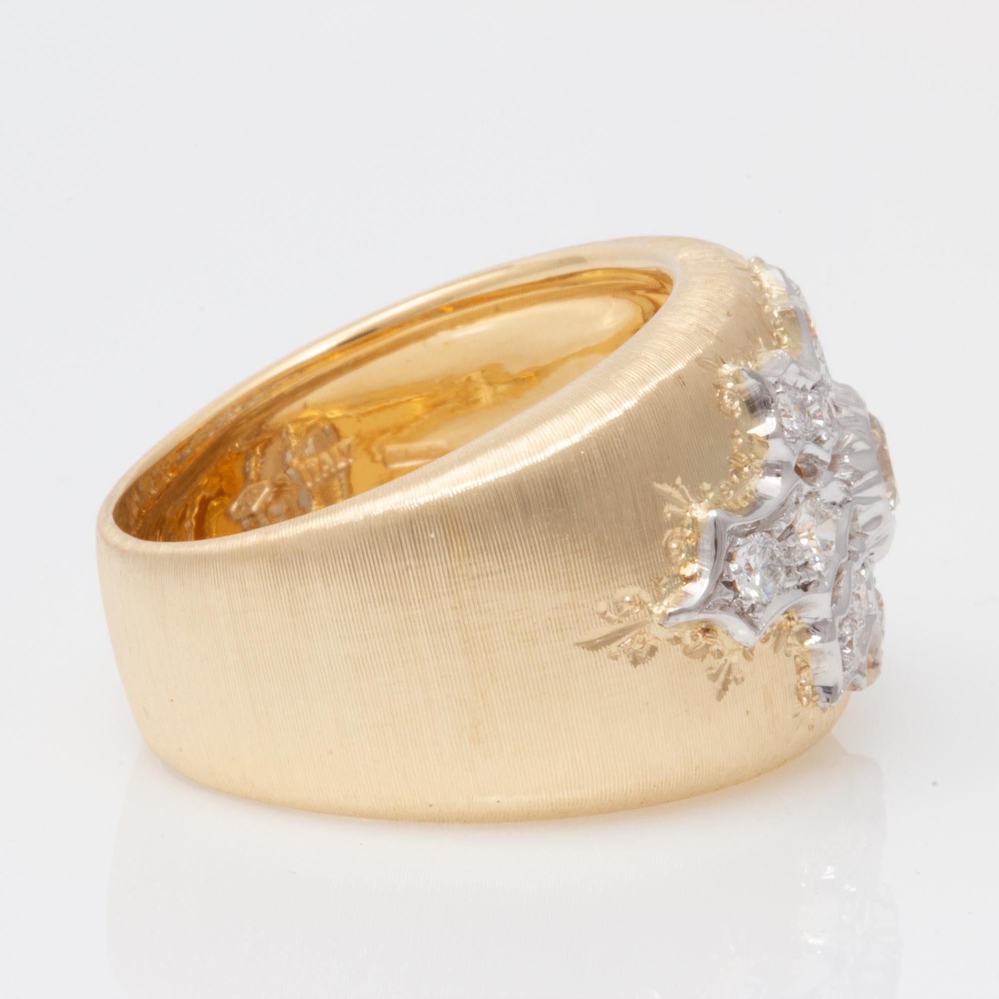 Women's or Men's Florentine Engraved Two-Toned 18 Karat Italian Diamond Ring For Sale