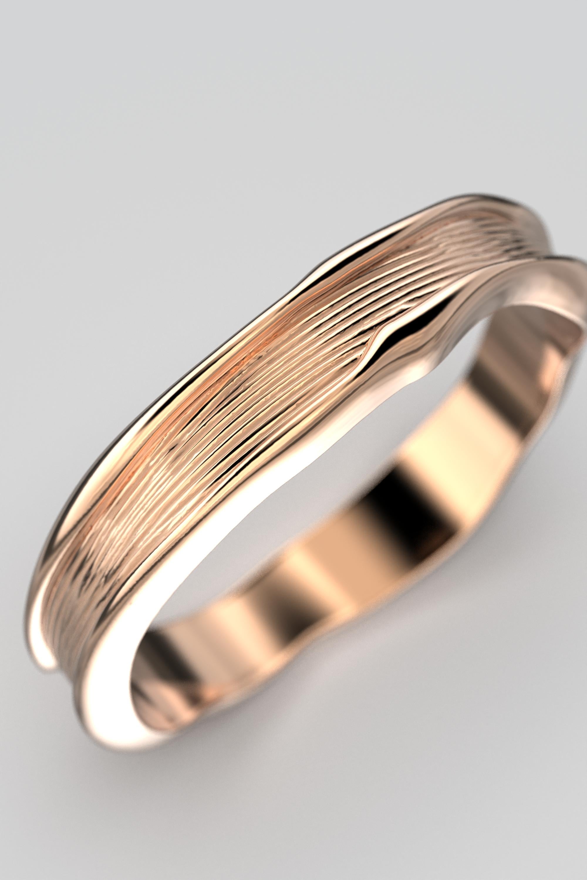 For Sale:  Florentine Finish Sophisticated Gold Wedding Band in 18k Made in Italy 8