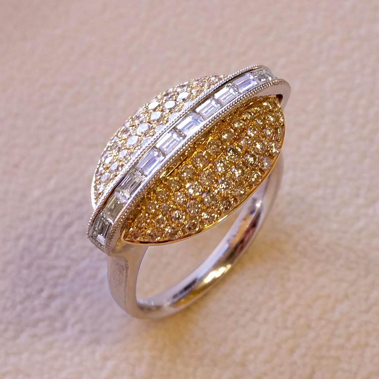 Florentine Finished Two-Tone 18 Karat Gold Italian Diamond Ring In New Condition For Sale In Los Angeles, CA