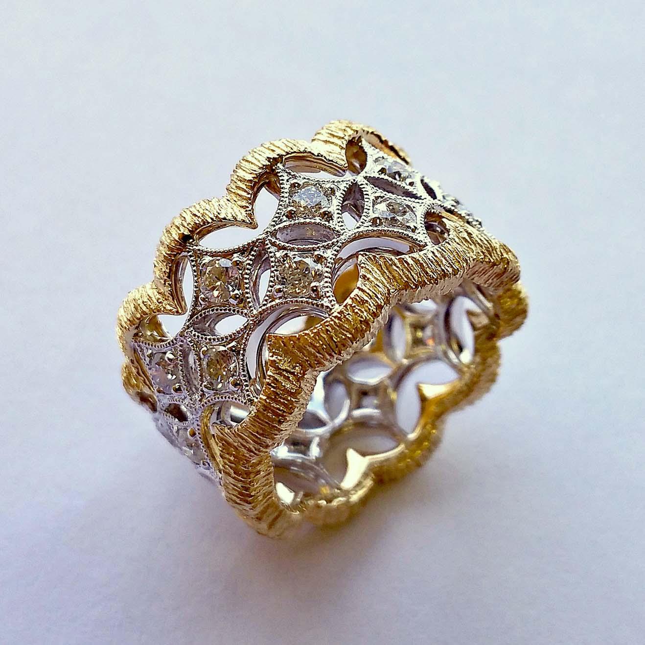 Florentine Finished Two-Tone 18 Karat Gold Italian Diamond Ring In New Condition For Sale In Los Angeles, CA