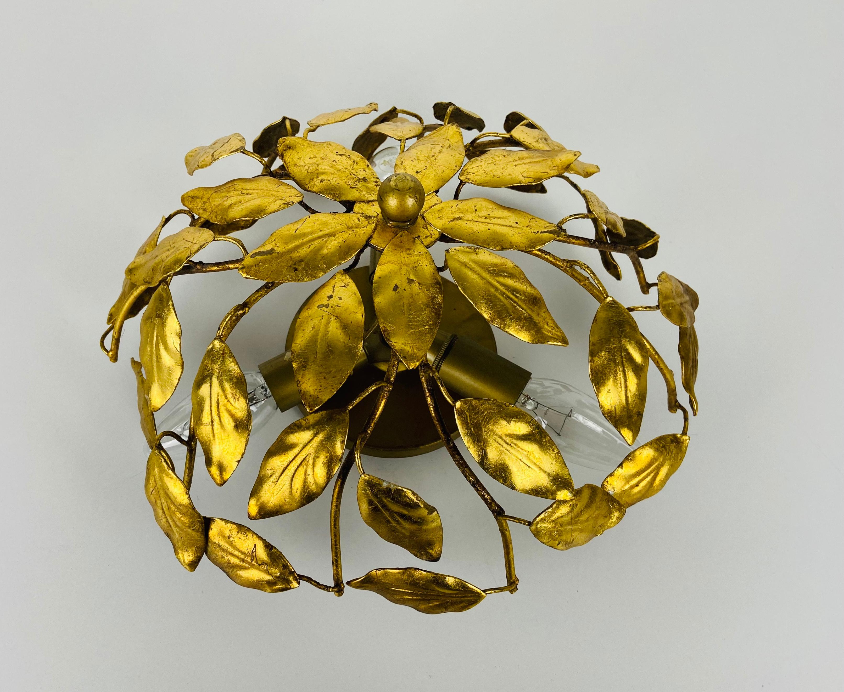 Hand-Crafted Florentine Flower Shape Flushmount Attributed to Banci Firenze, 1950s For Sale