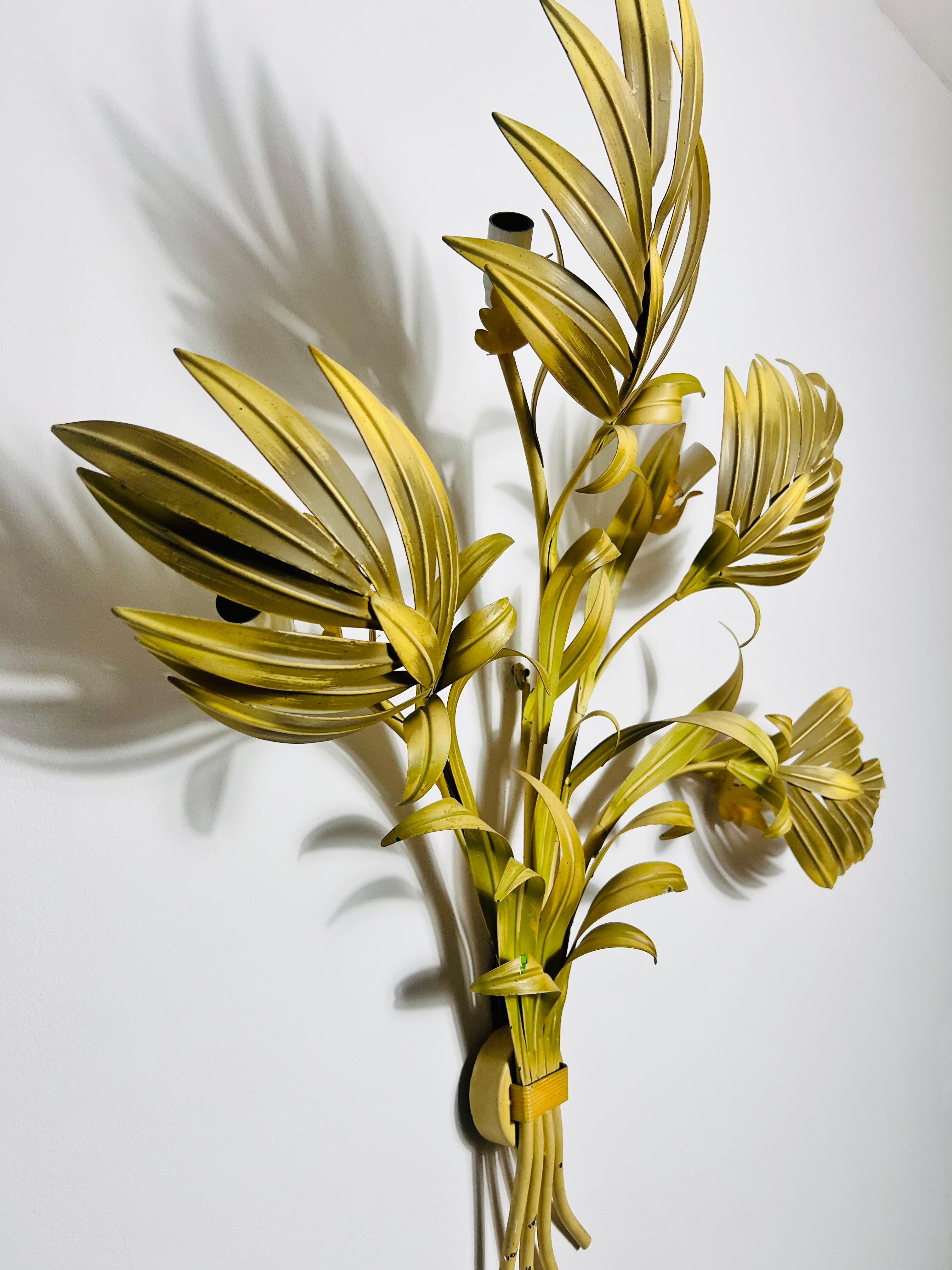 Lámpara de pared Florentina en forma de flor, Italia, años 50 mediados del siglo XX en venta