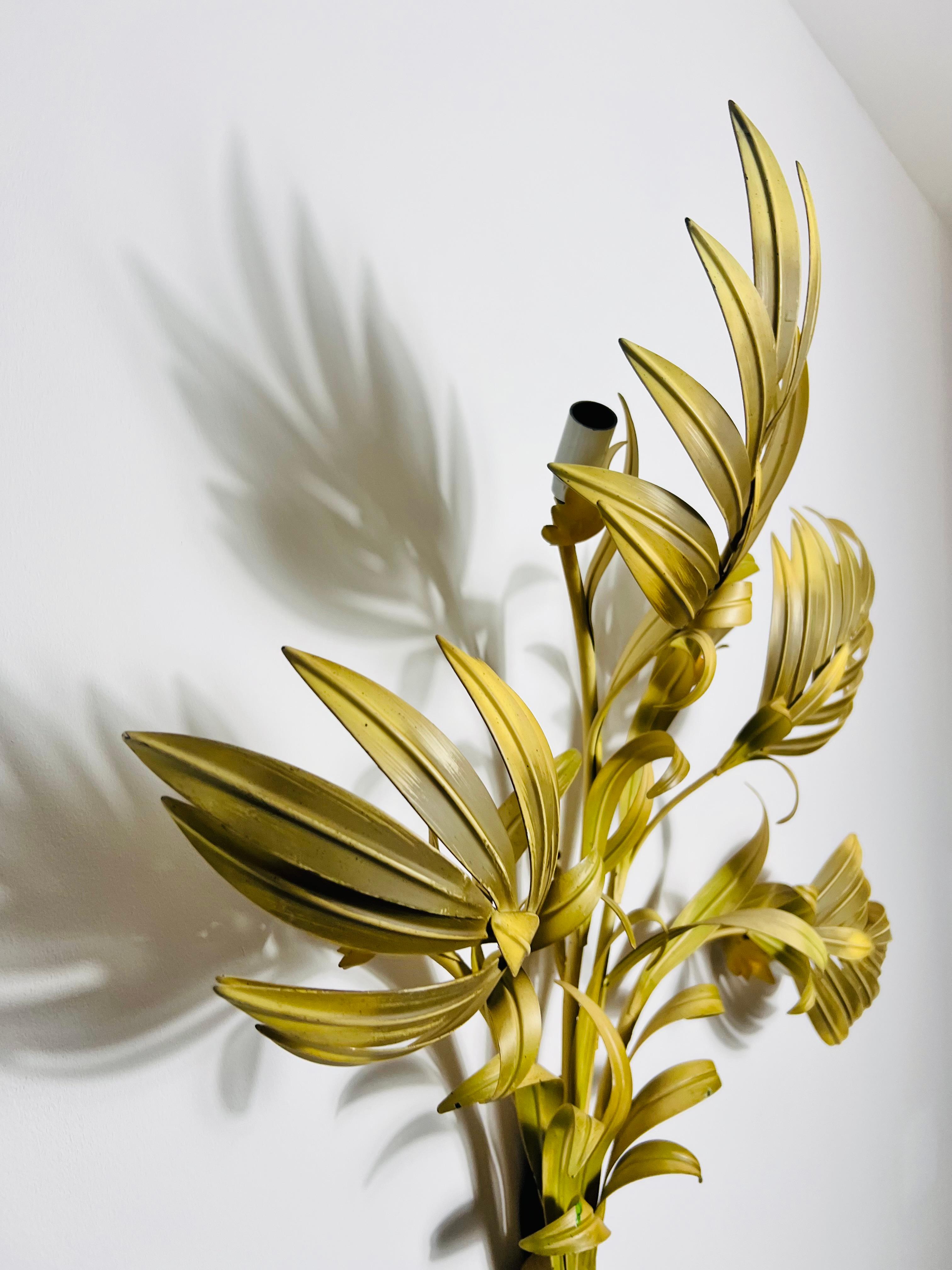 Lámpara de pared Florentina en forma de flor, Italia, años 50 Metal en venta
