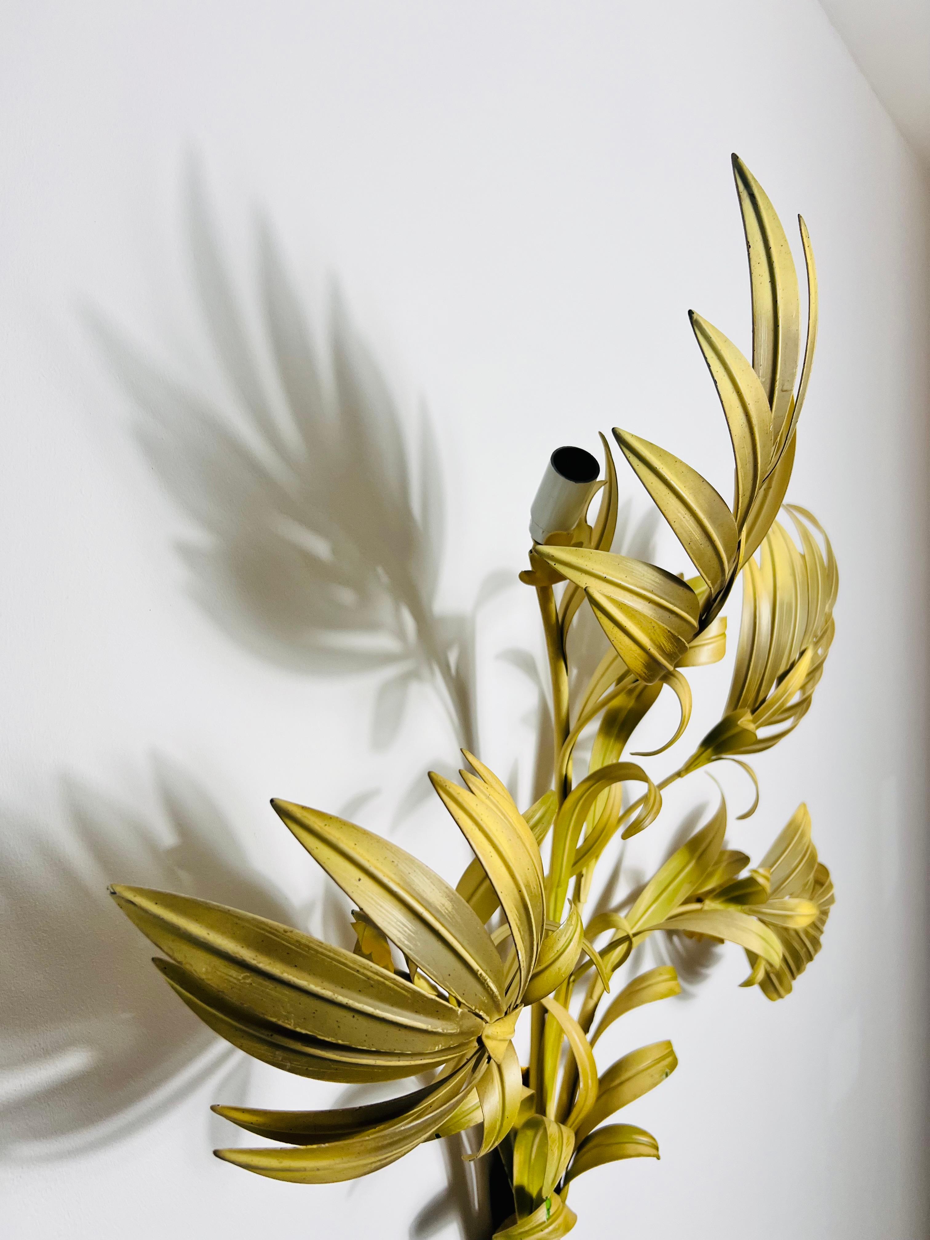 Lámpara de pared Florentina en forma de flor, Italia, años 50 en venta 1