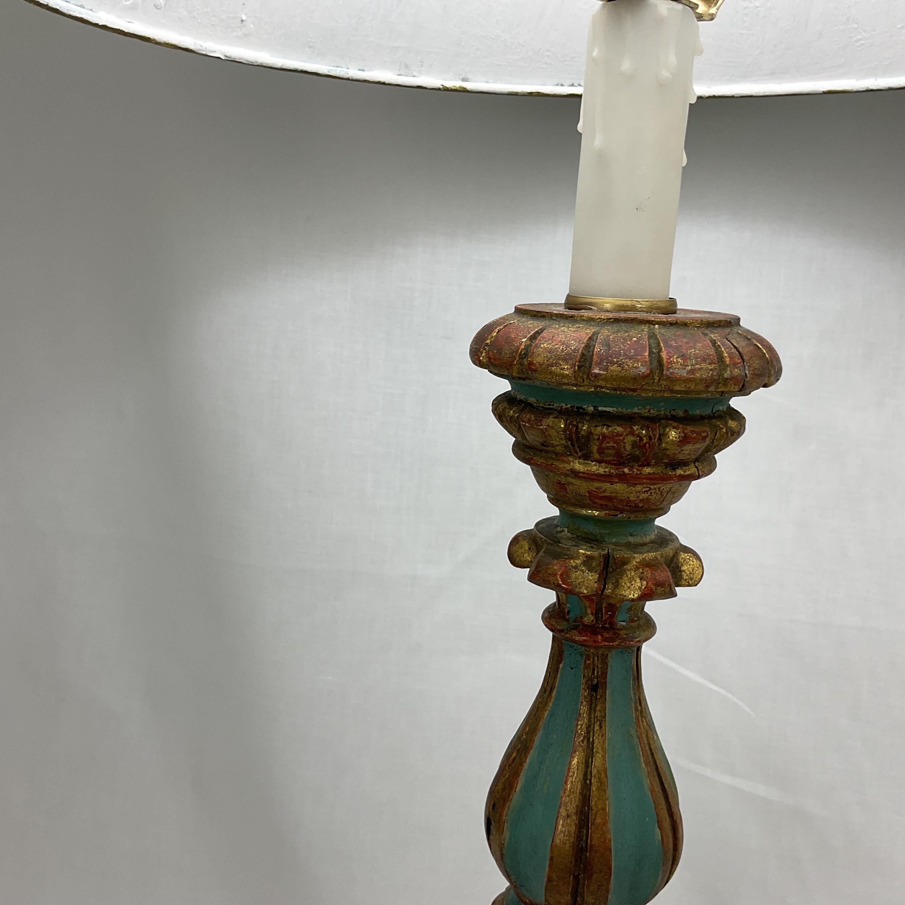 Baroque Lampes de table en bois doré Florentine avec abat-jour assortis peints à la main en vente