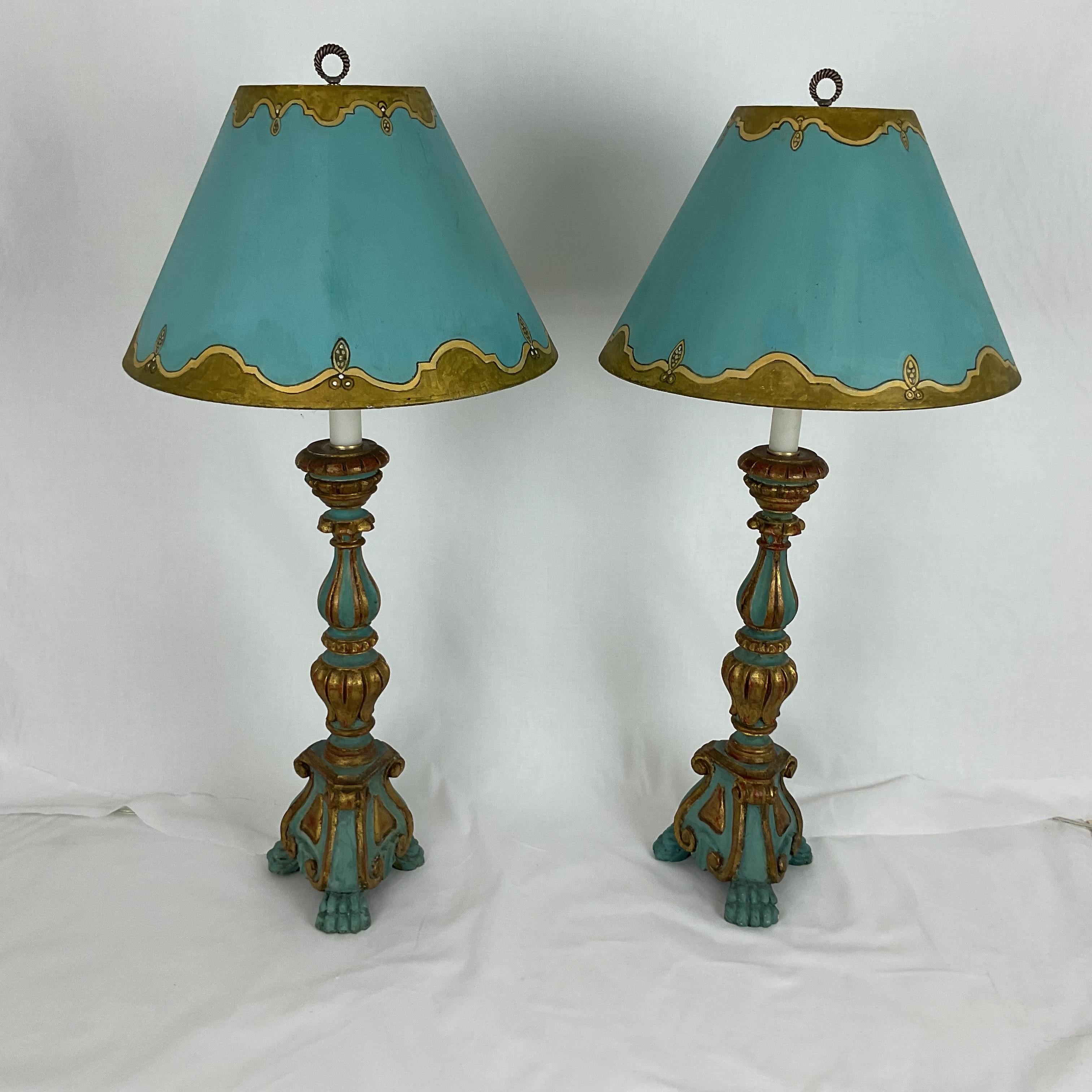 Lampes de table en bois doré Florentine avec abat-jour assortis peints à la main en vente 2
