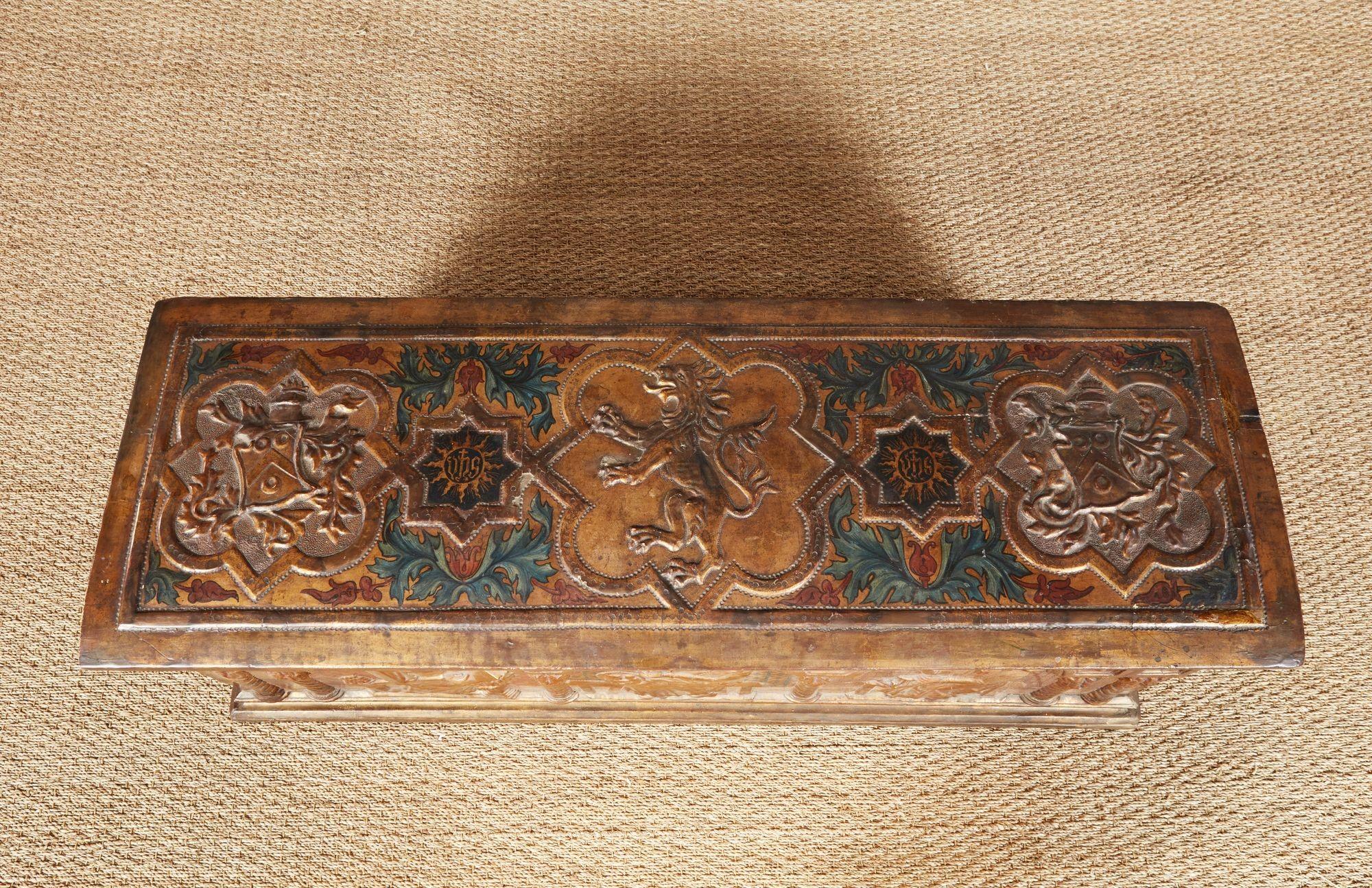Florentiner Giltwood Kassone (Italienisch) im Angebot