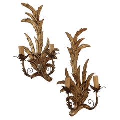 Florentine Italian Pair of Giltwood Leaf  Wall Lights Sconces in Baroque Style