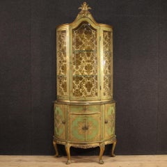 Florentine Lacquered and Gilded Display Cabinet, 20th Century