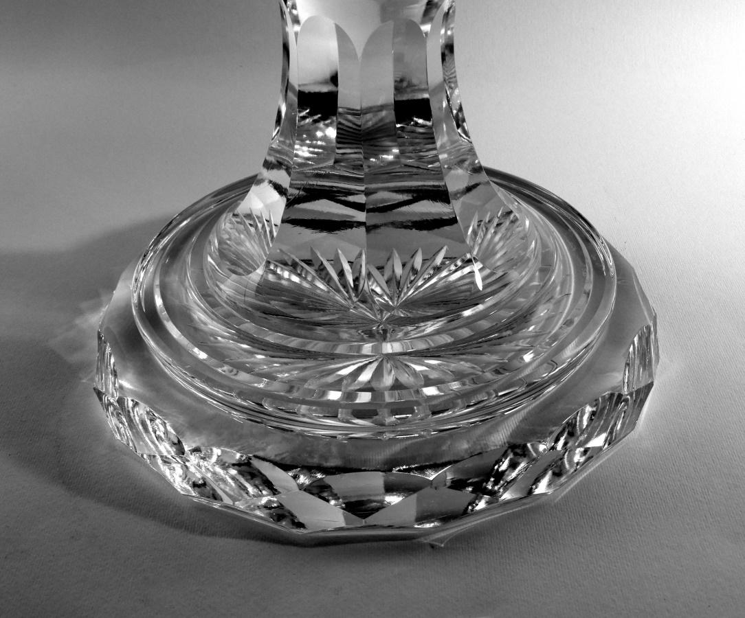 Vase Medici en cristal italien taillé et rodé de style Florentine Renaissance en vente 10