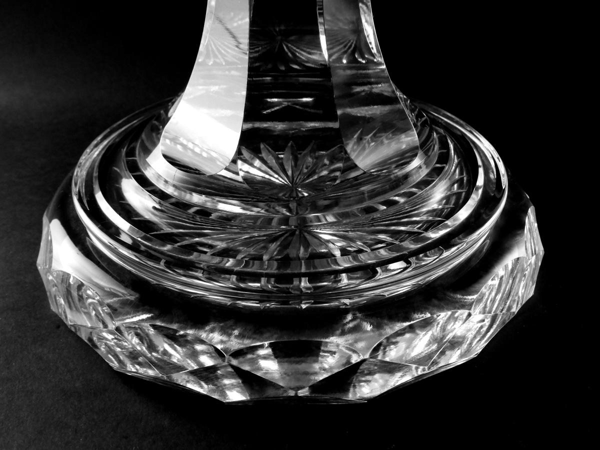 Vase Medici en cristal italien taillé et rodé de style Florentine Renaissance en vente 11
