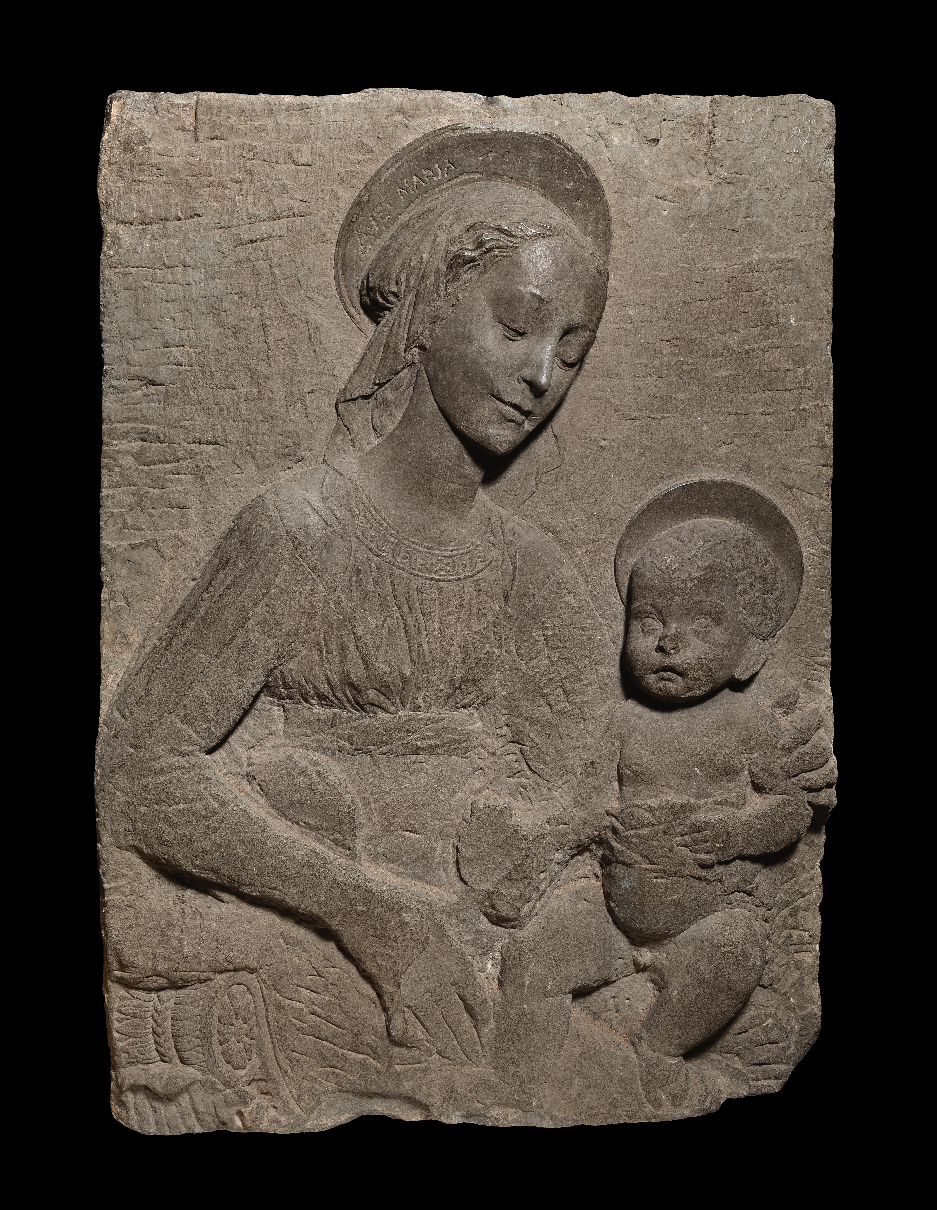 Florentine School of the late 15th century Figurative Sculpture – Ende des 15. Jahrhunderts Florentiner Schule Madonna mit Kind Flachrelief