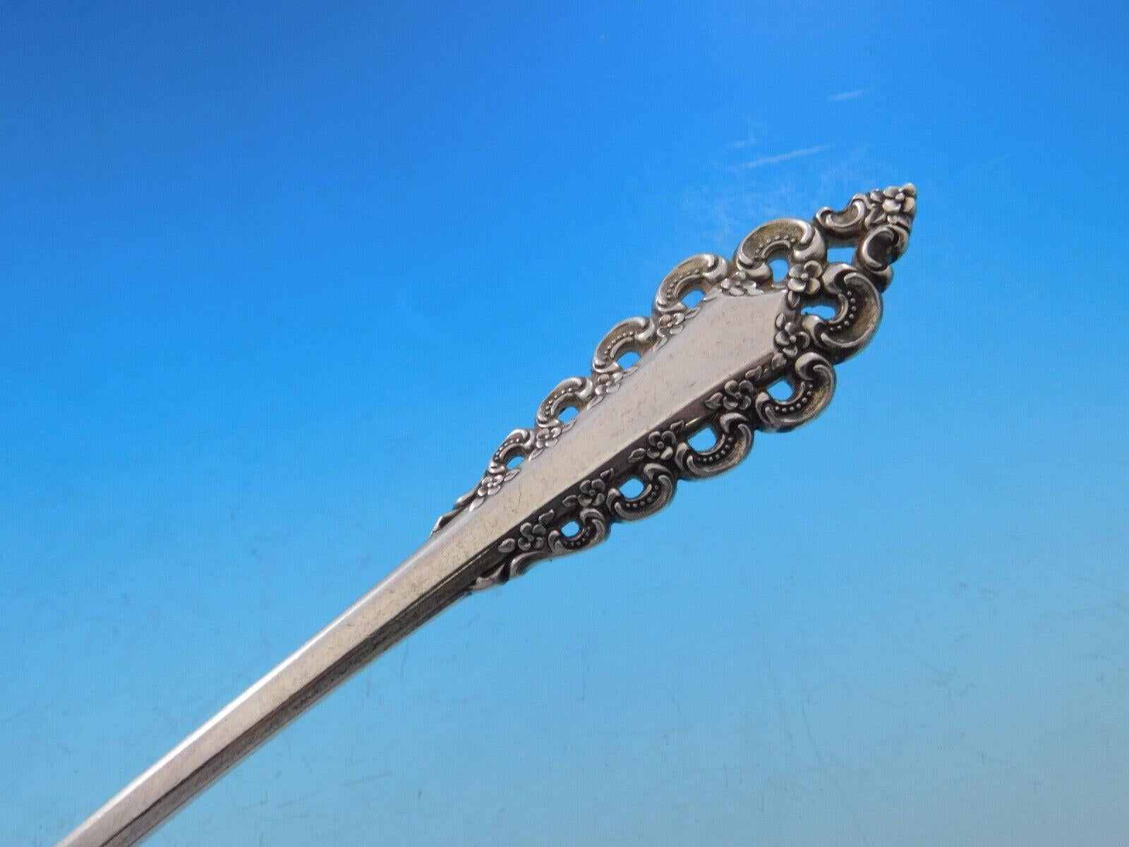 Florentine Scroll by Lunt sterling silver Flatware set, 52 pieces. This set includes:

12 Knives, 9