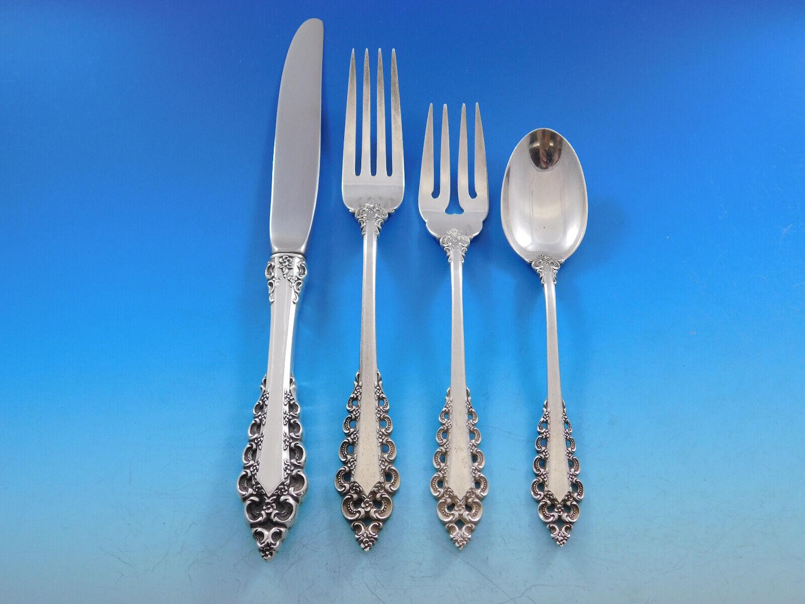 Florentine Scroll by Lunt Sterling Silver Flatware Set for 12 Service 64 Pieces In Excellent Condition For Sale In Big Bend, WI