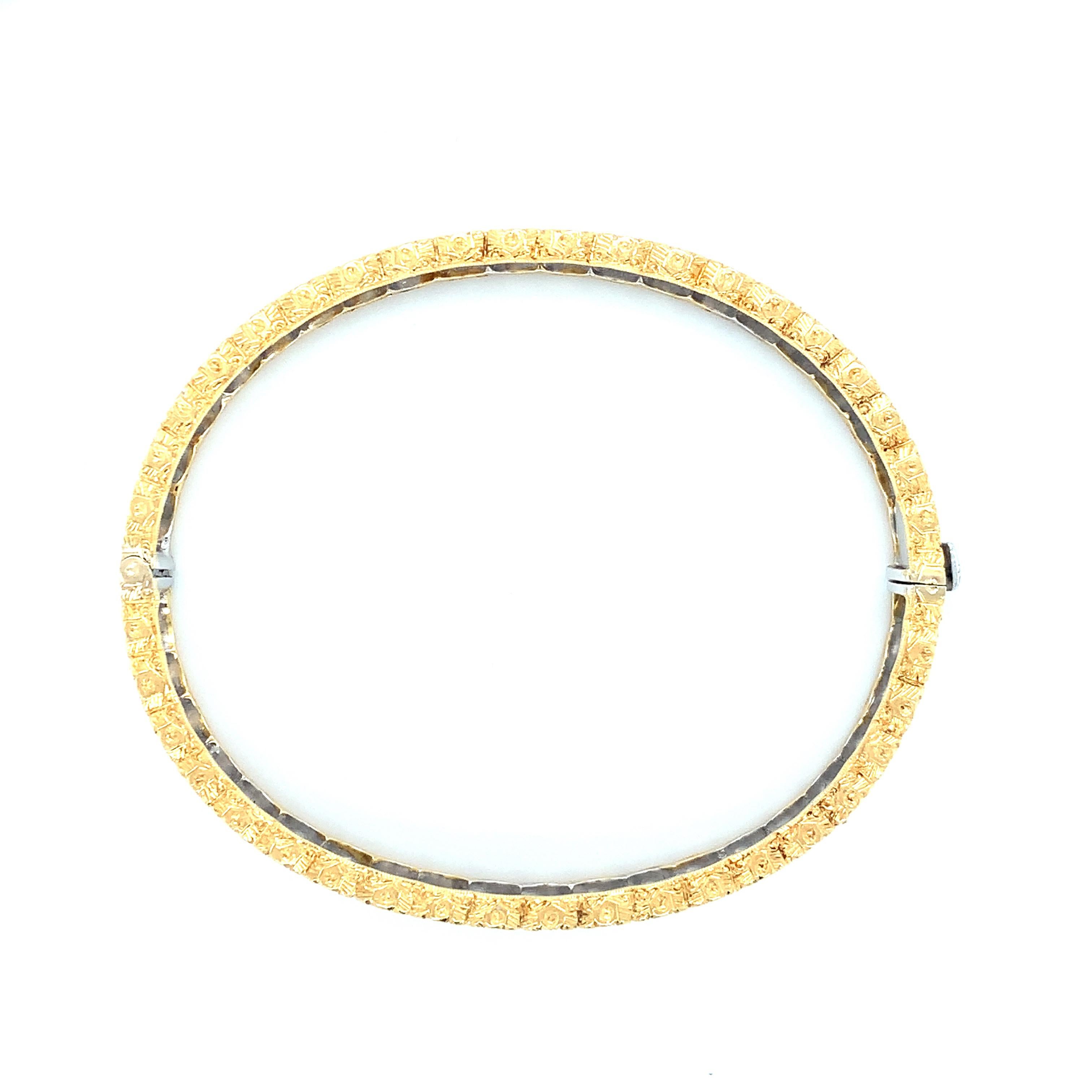 Artisan Bracelet jonc de style florentin en or jaune et blanc avec diamants de 1,00 carat au total en vente