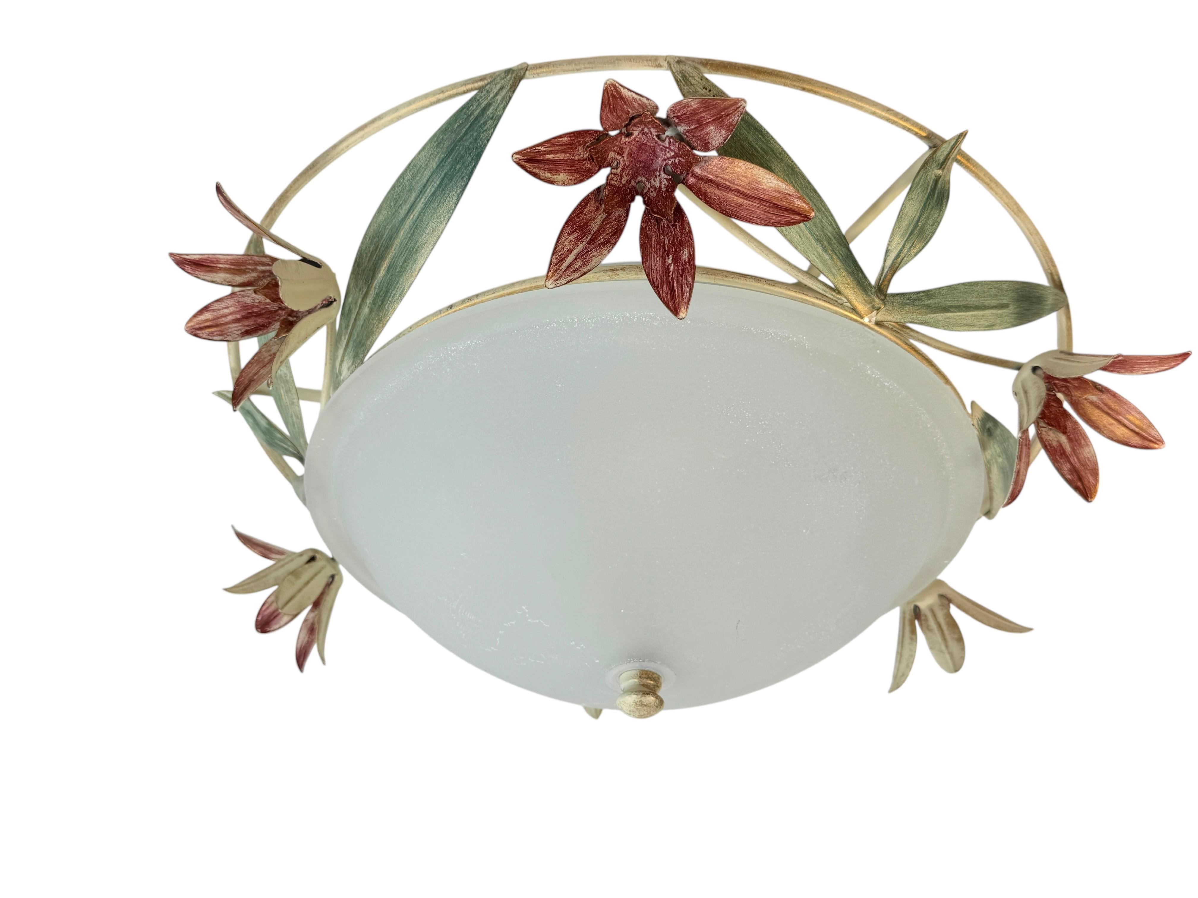 Une magnifique monture encastrée en verre de Murano. Fabriqué par une société italienne dans les années 1980. Magnifique verre texturé encastré avec fixation en métal. Le luminaire nécessite deux ampoules européennes E27 / 110 Volt Edison, d'une