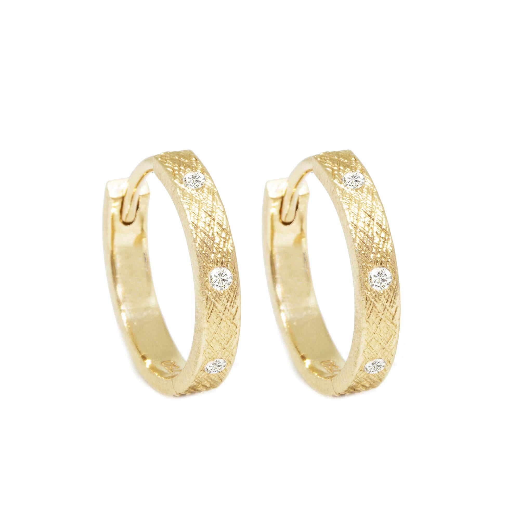 Contemporary Florentine Triangle Diamond 18 Karat Gold Earrings For Sale
