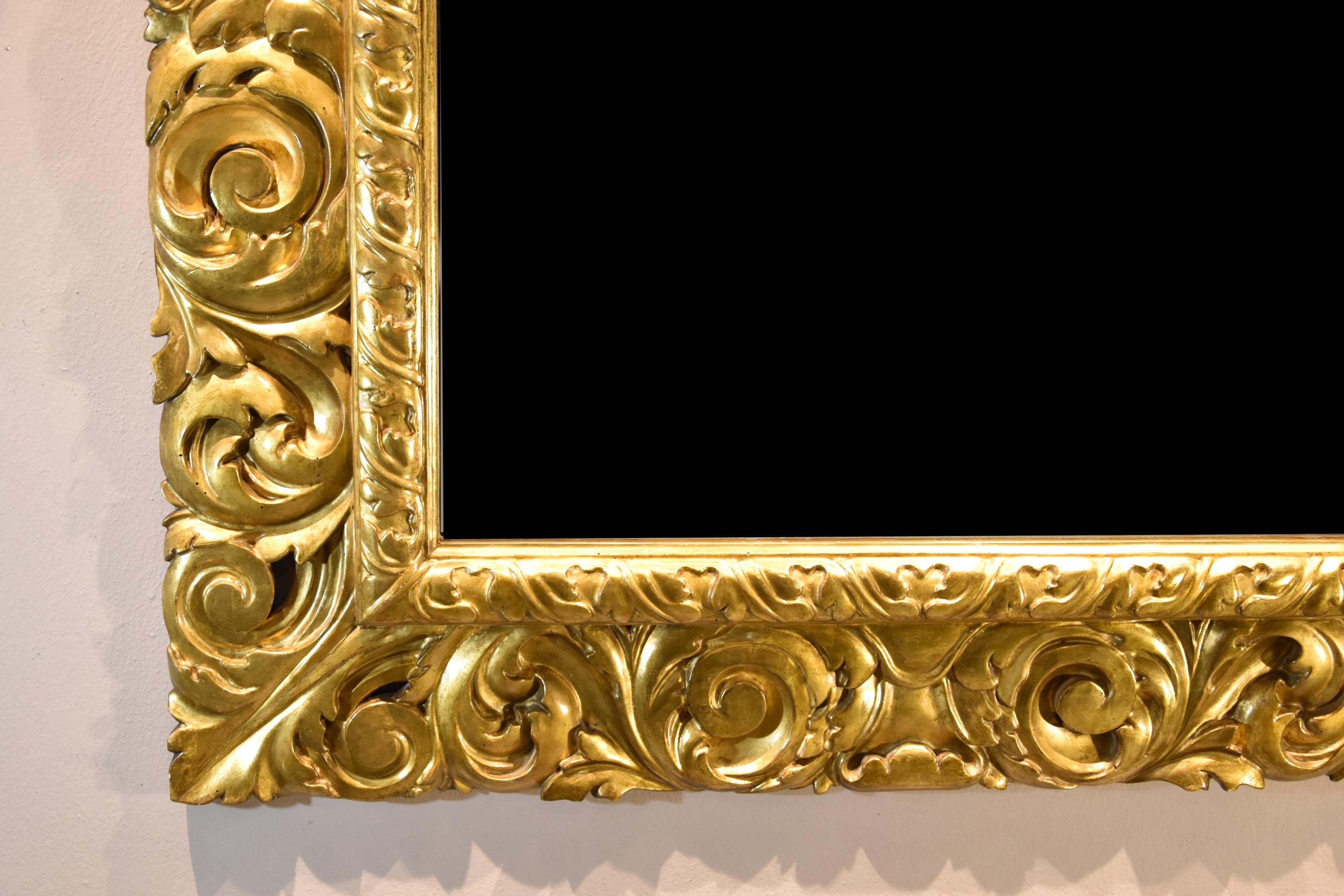 Large Mirror Gold Wood Florentine Woodcarver 18th Century For Sale 7