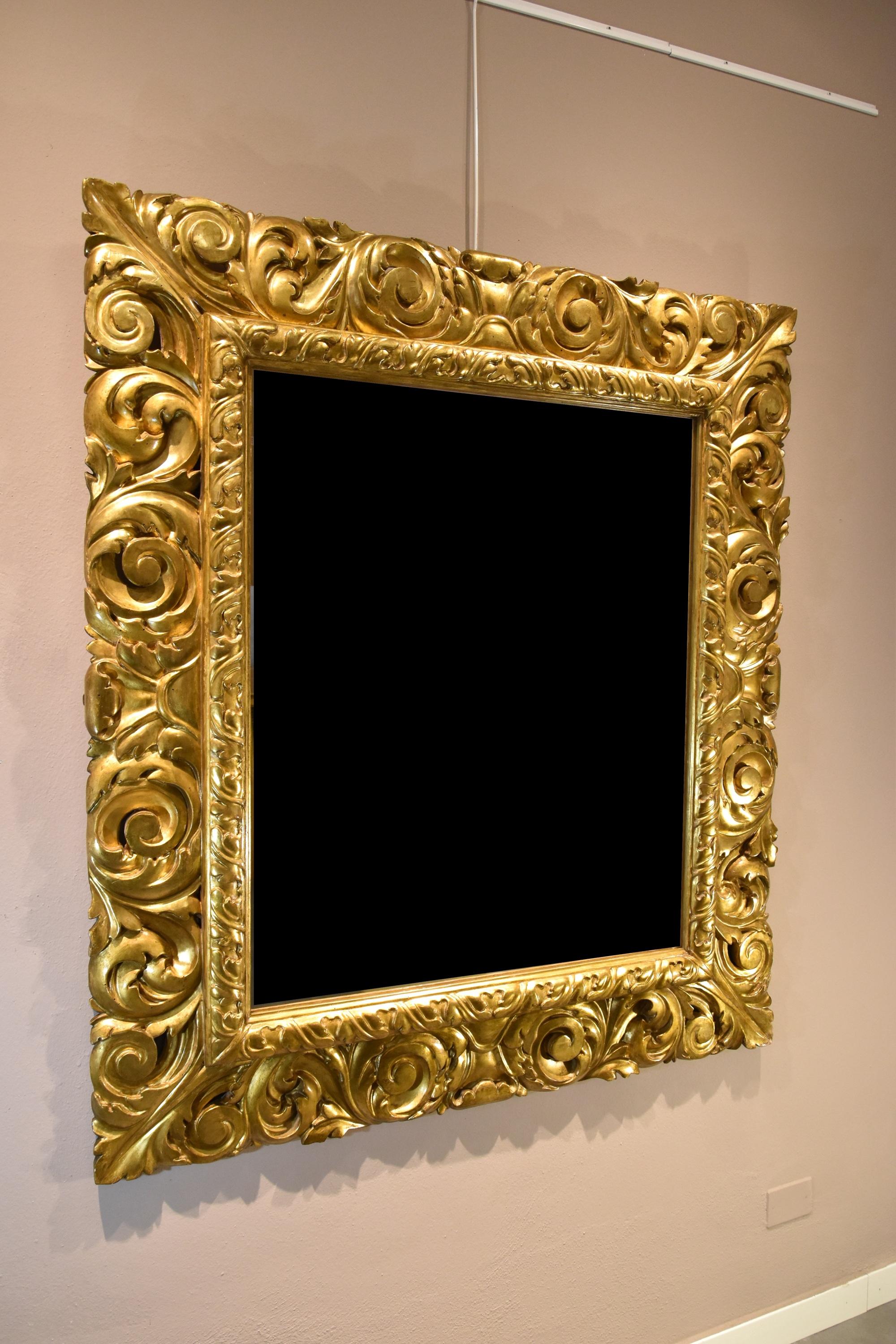 Large Mirror Gold Wood Florentine Woodcarver 18th Century For Sale 5