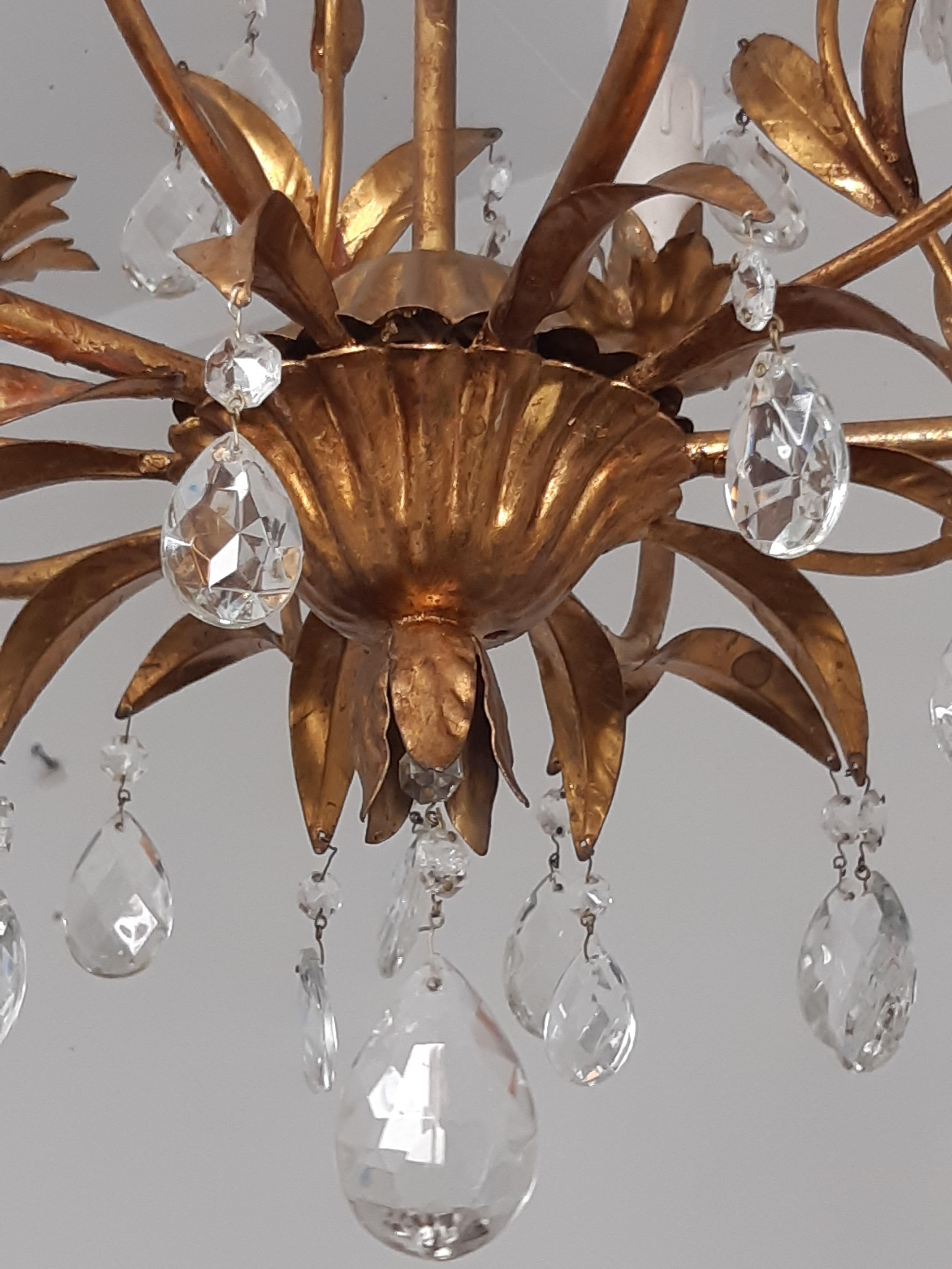Florentiner Deckenleuchte 5-flammig aus Metall goldfarben In Fair Condition For Sale In Aachen, DE