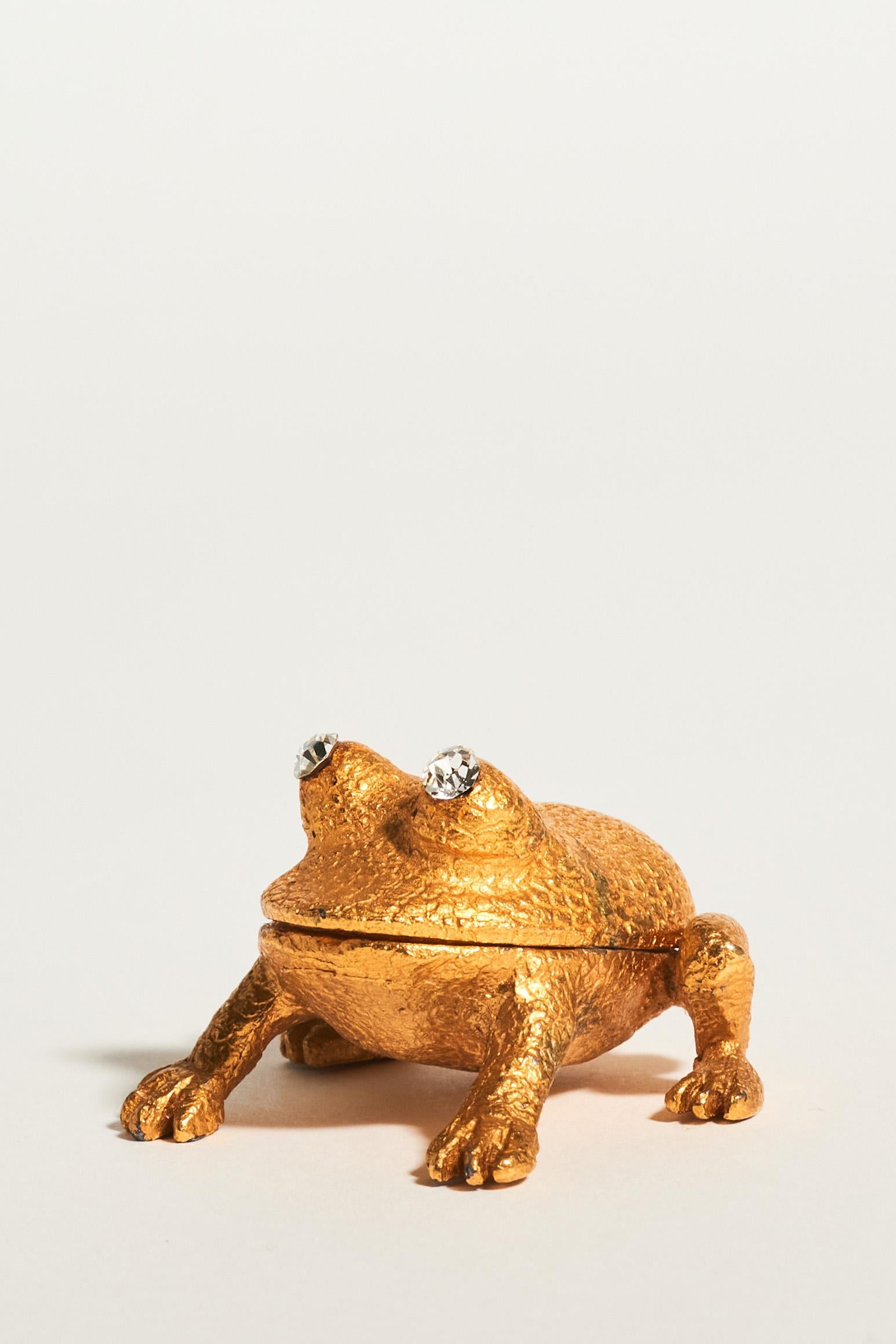 Gold tone frog trinket box made and marked by Florenza.