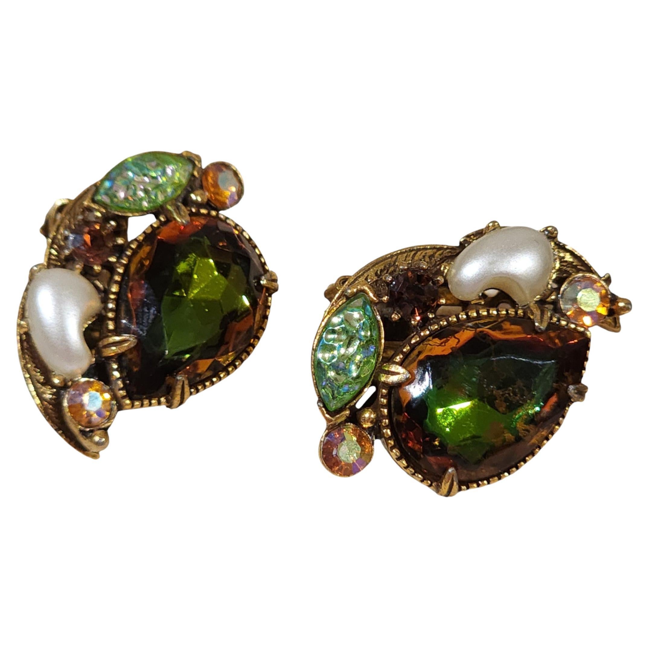 Florenza Green Rhinestone Faux Pearl Gold-Tone Clip-On Earrings, 1960s im Angebot