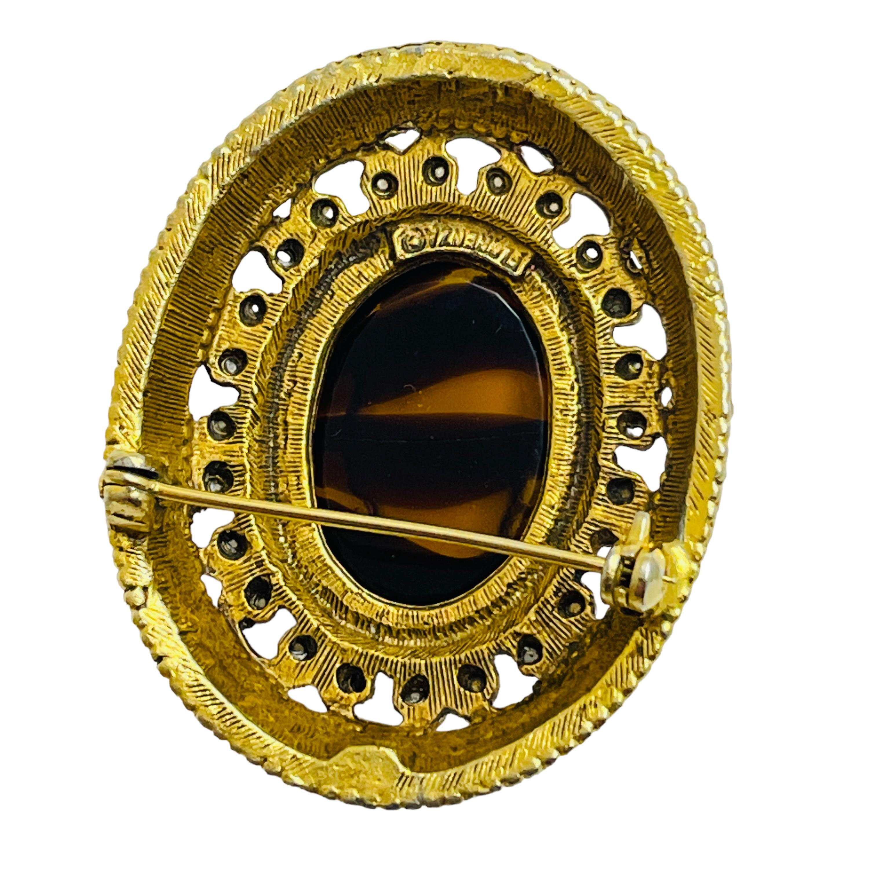 FLORENZA signed vintage gold cameo designer brooch In Good Condition For Sale In Palos Hills, IL