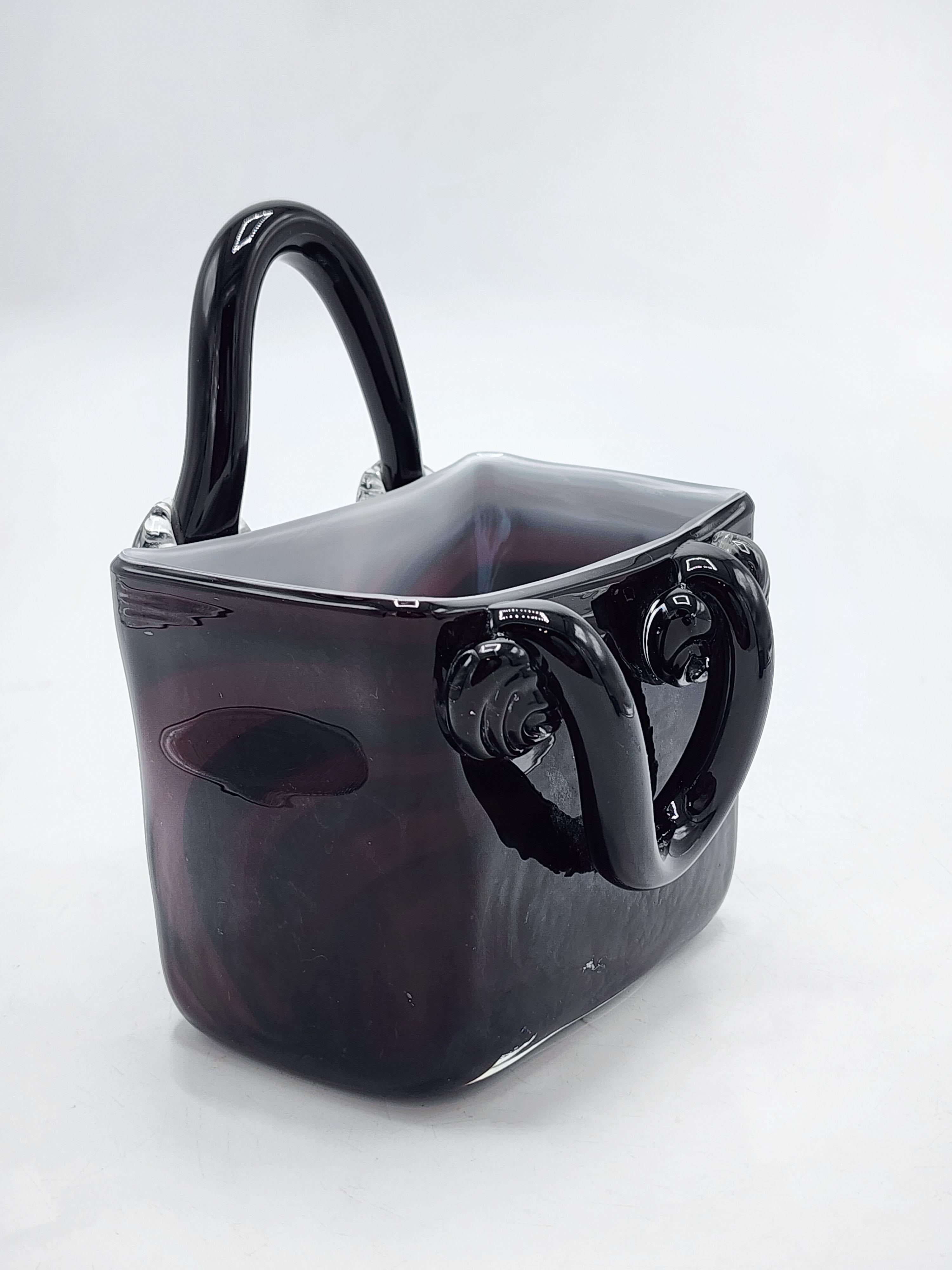 Postmoderno Florero en forma de bolso de vidrio Murano Seguso Venini in vendita