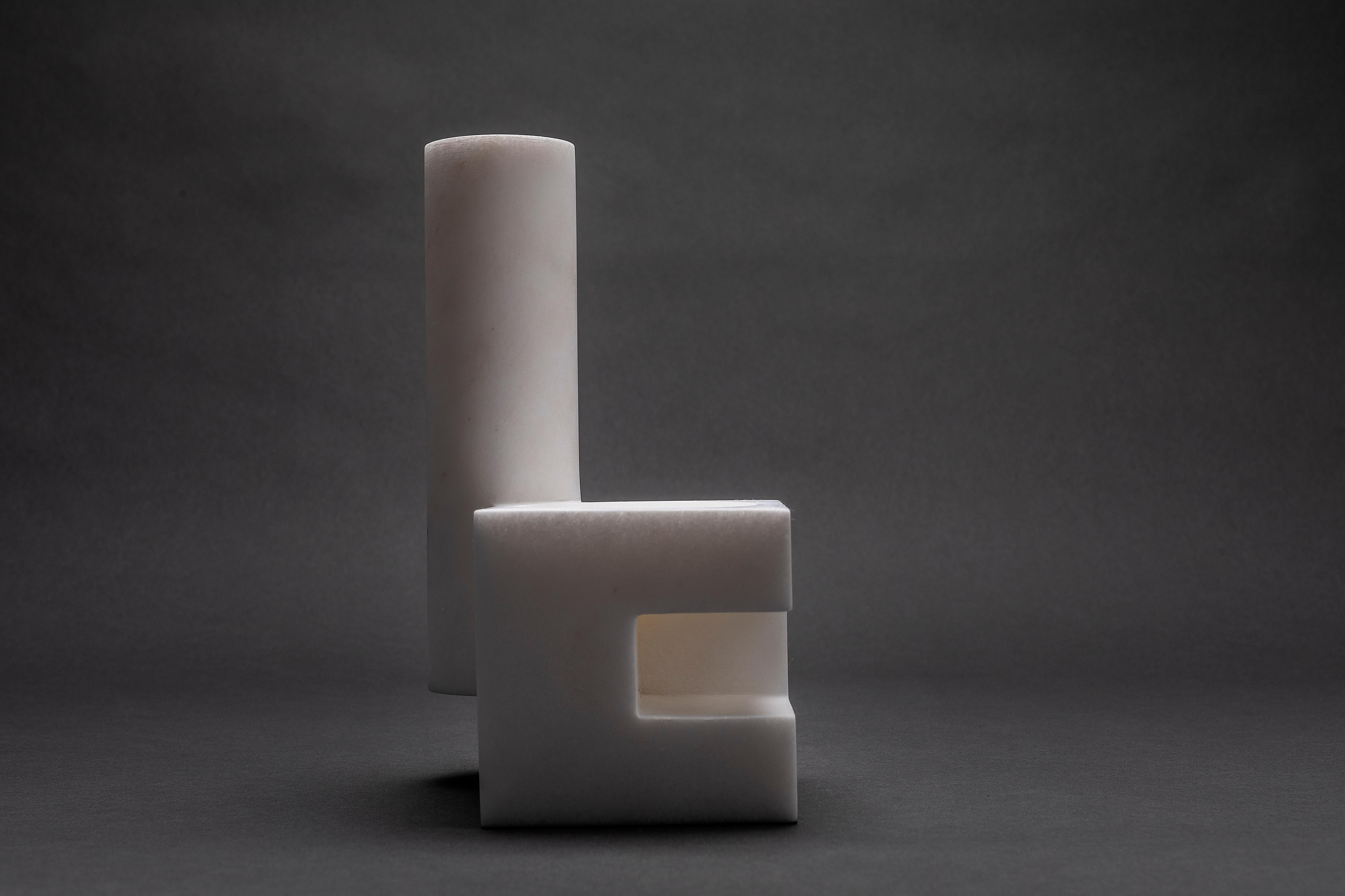 Florero Tubo Galeana vase by Jorge Diego Etienne
Limited Edition of 10 + 1 AP
Dimensions: D 11.5 x W 11.5 x H 21 cm
Material: alabaster

Galeana is a collection of 6 objects designed by Jorge Diego Etienne and sculpted in alabaster by the