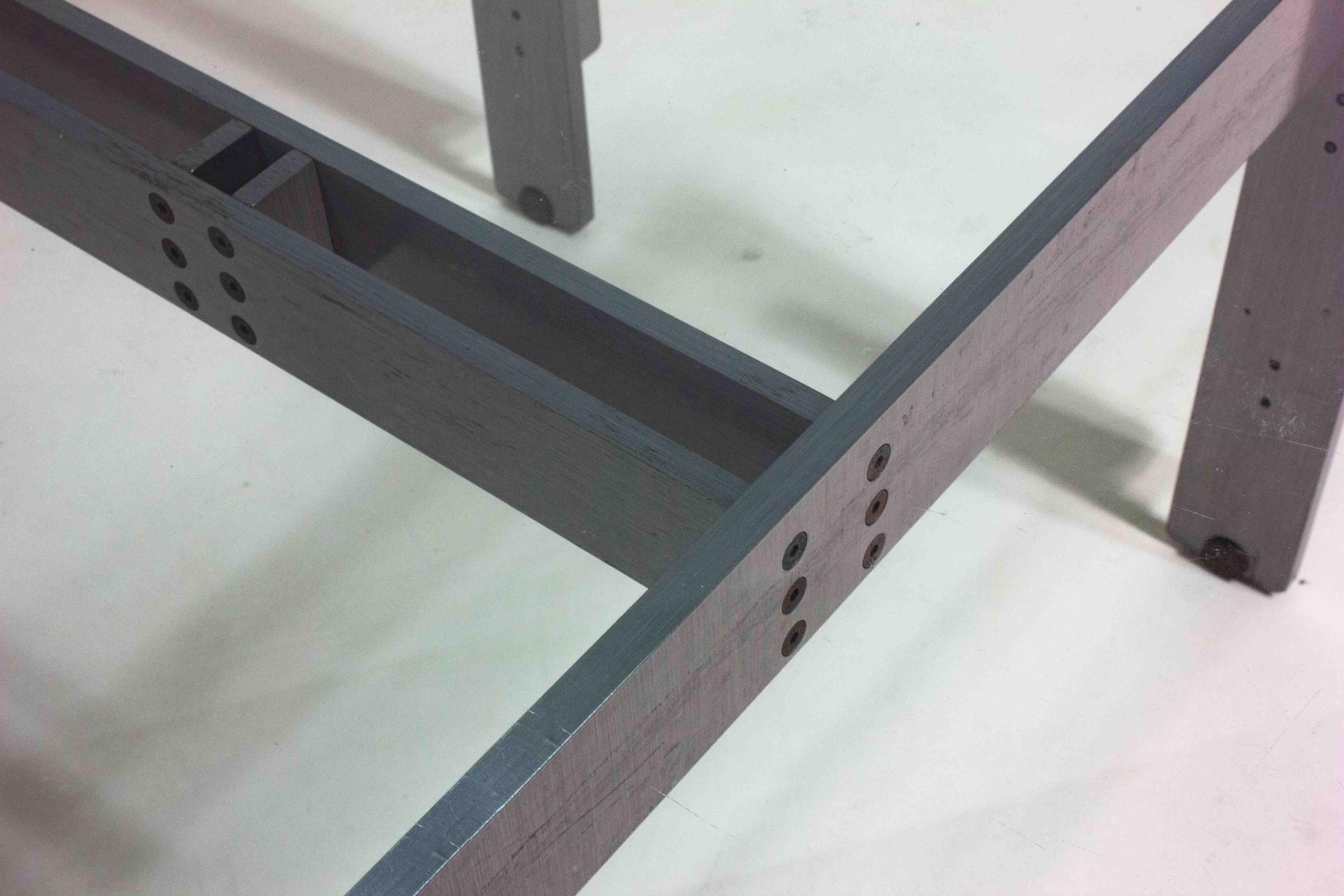 Table basse Florian en acier de Carlo Scarpa en vente 5